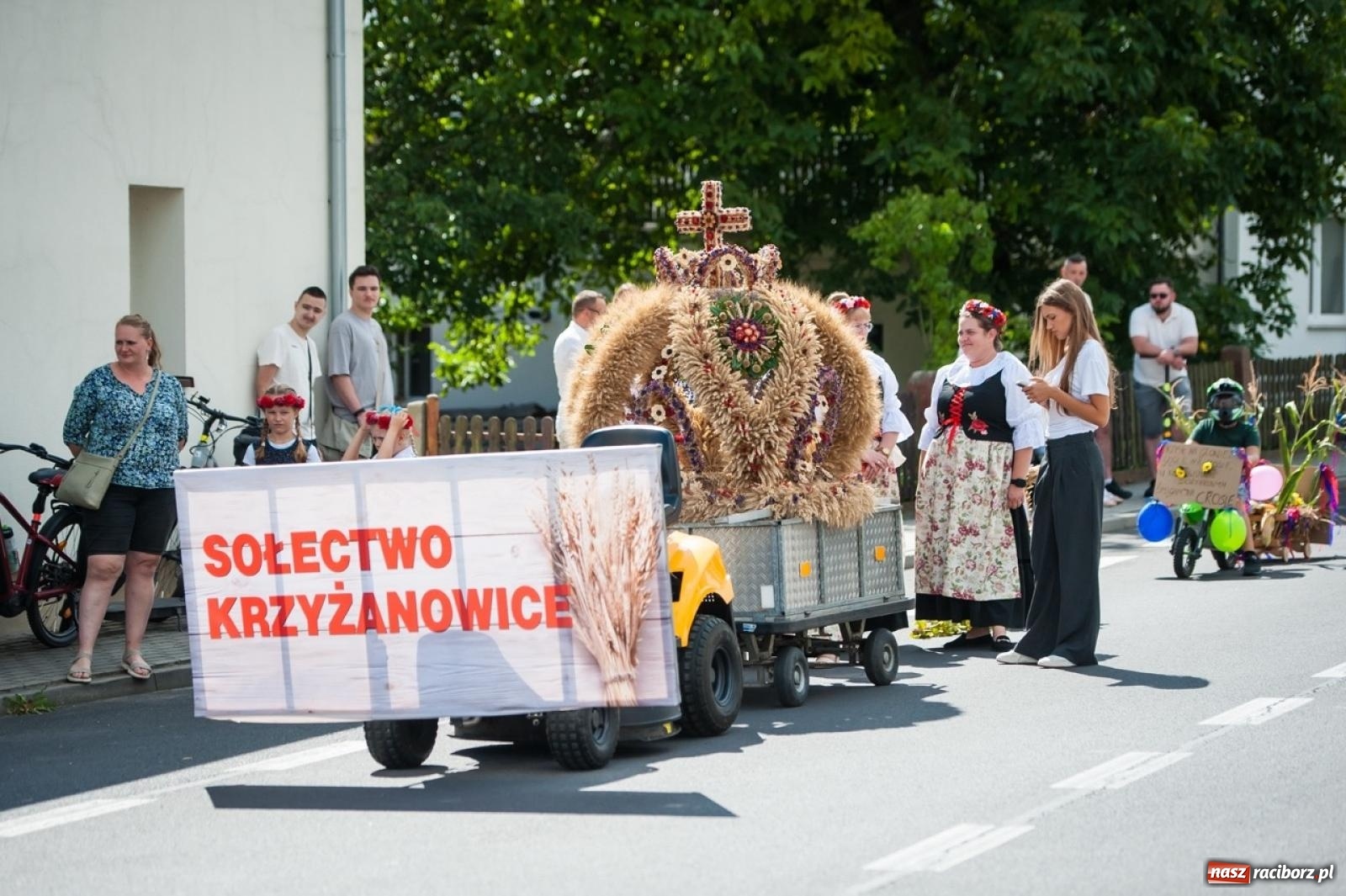 Zdjęcie w galerii na portalu naszraciborz.pl: Dożynki w Krzyżanowicach na bis! Tak mieszkańcy świętowali zakończenie żniw [FOTO] wiadomości z regionu