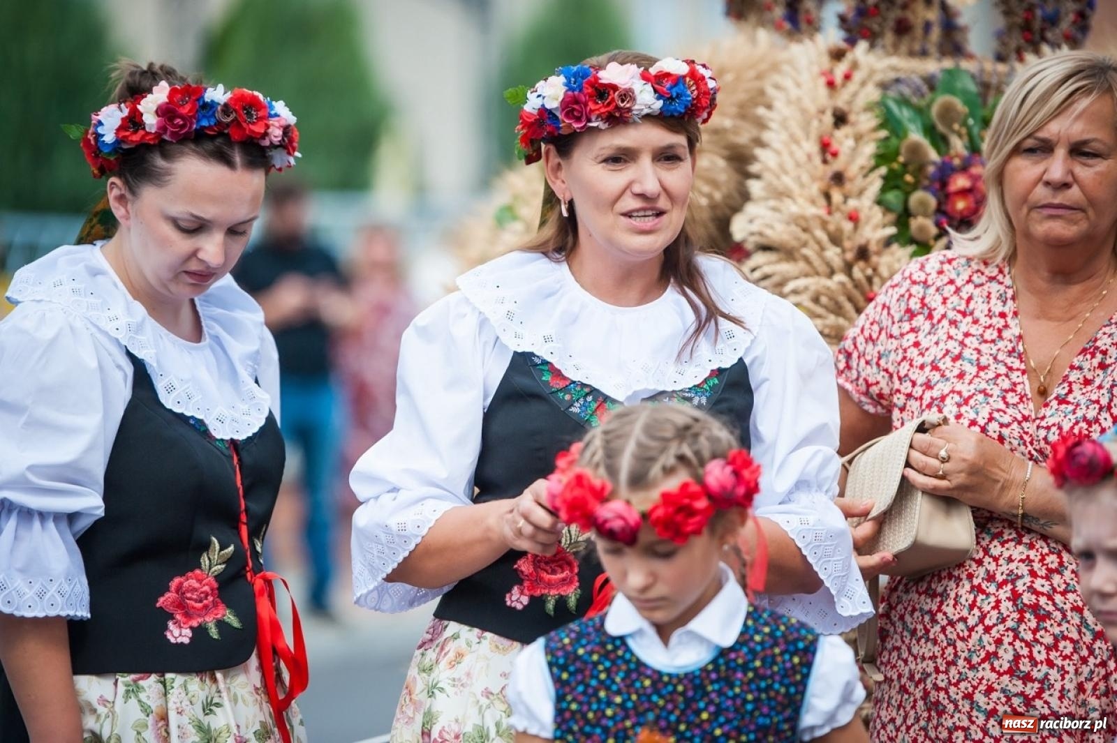 Zdjęcie w galerii na portalu naszraciborz.pl: Dożynki w Krzyżanowicach na bis! Tak mieszkańcy świętowali zakończenie żniw [FOTO] wiadomości z regionu