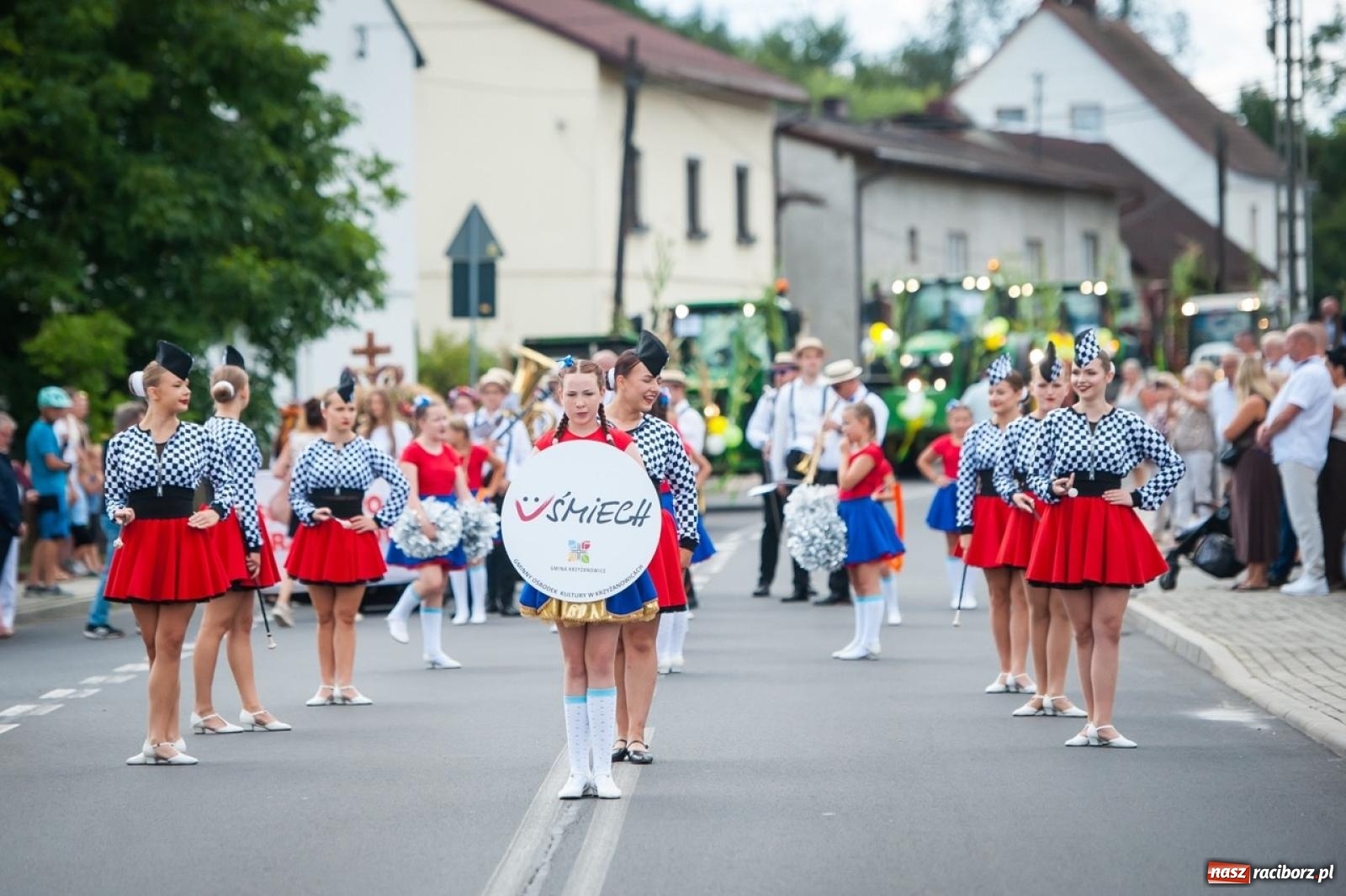 Zdjęcie w galerii na portalu naszraciborz.pl: Dożynki w Krzyżanowicach na bis! Tak mieszkańcy świętowali zakończenie żniw [FOTO] wiadomości z regionu