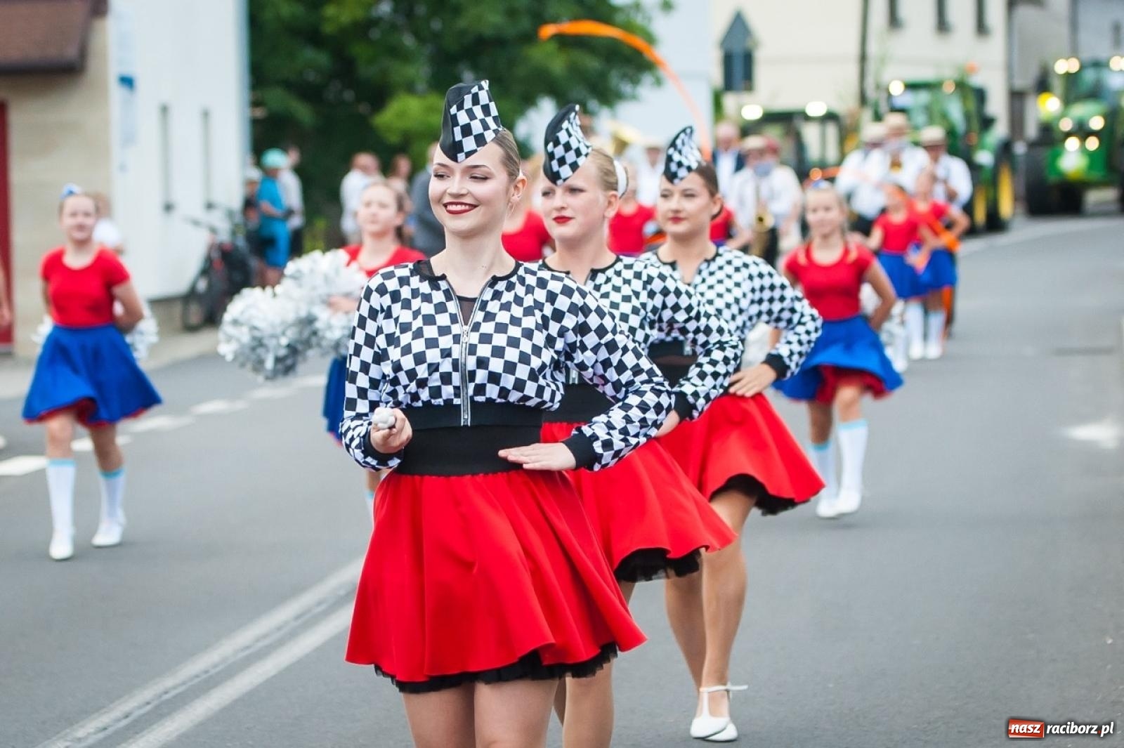Zdjęcie w galerii na portalu naszraciborz.pl: Dożynki w Krzyżanowicach na bis! Tak mieszkańcy świętowali zakończenie żniw [FOTO] wiadomości z regionu