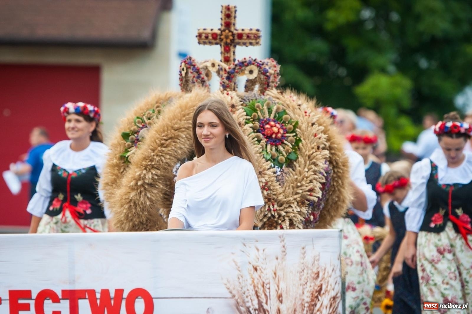 Zdjęcie w galerii na portalu naszraciborz.pl: Dożynki w Krzyżanowicach na bis! Tak mieszkańcy świętowali zakończenie żniw [FOTO] wiadomości z regionu