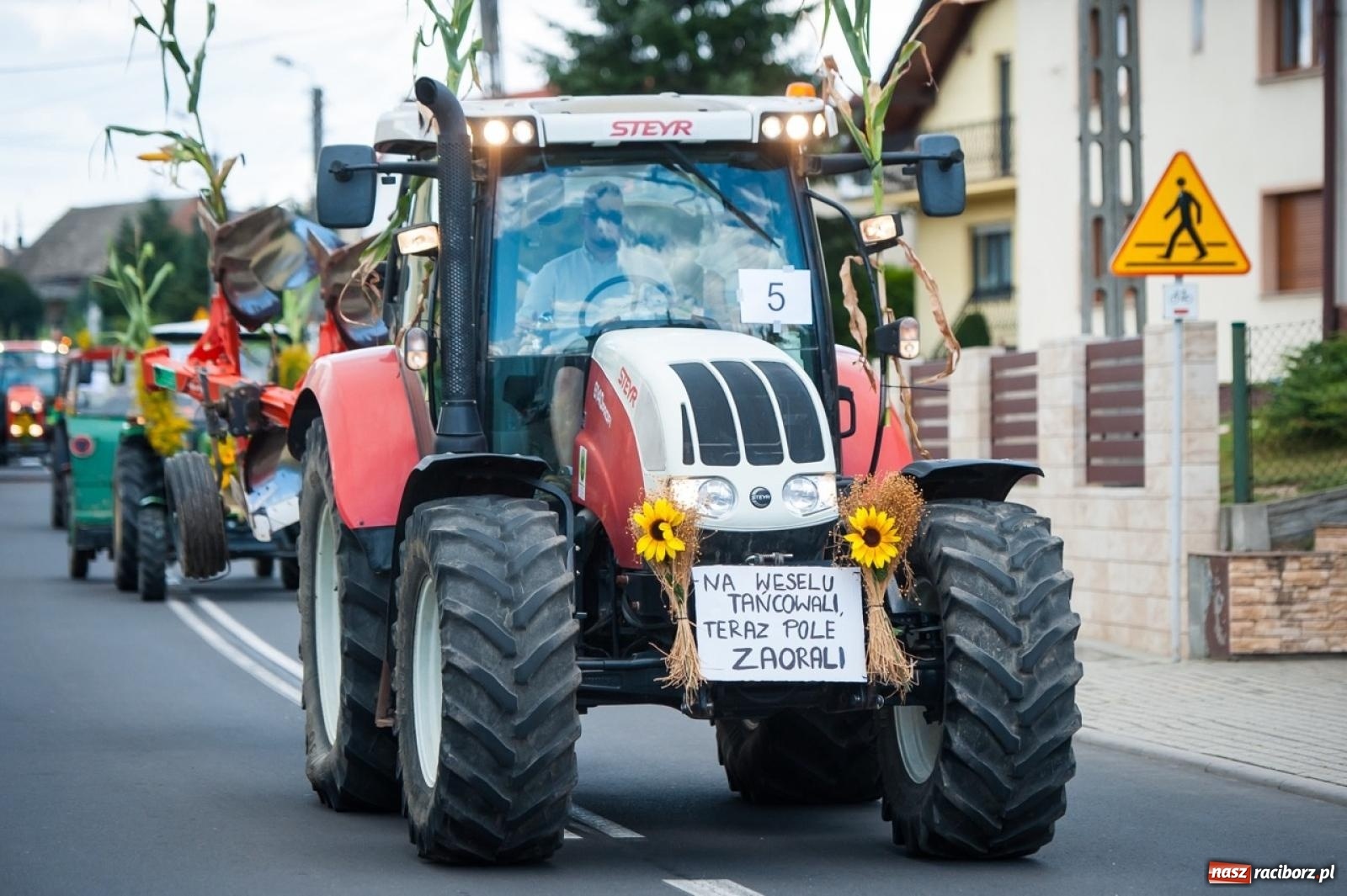 Zdjęcie w galerii na portalu naszraciborz.pl: Dożynki w Krzyżanowicach na bis! Tak mieszkańcy świętowali zakończenie żniw [FOTO] wiadomości z regionu