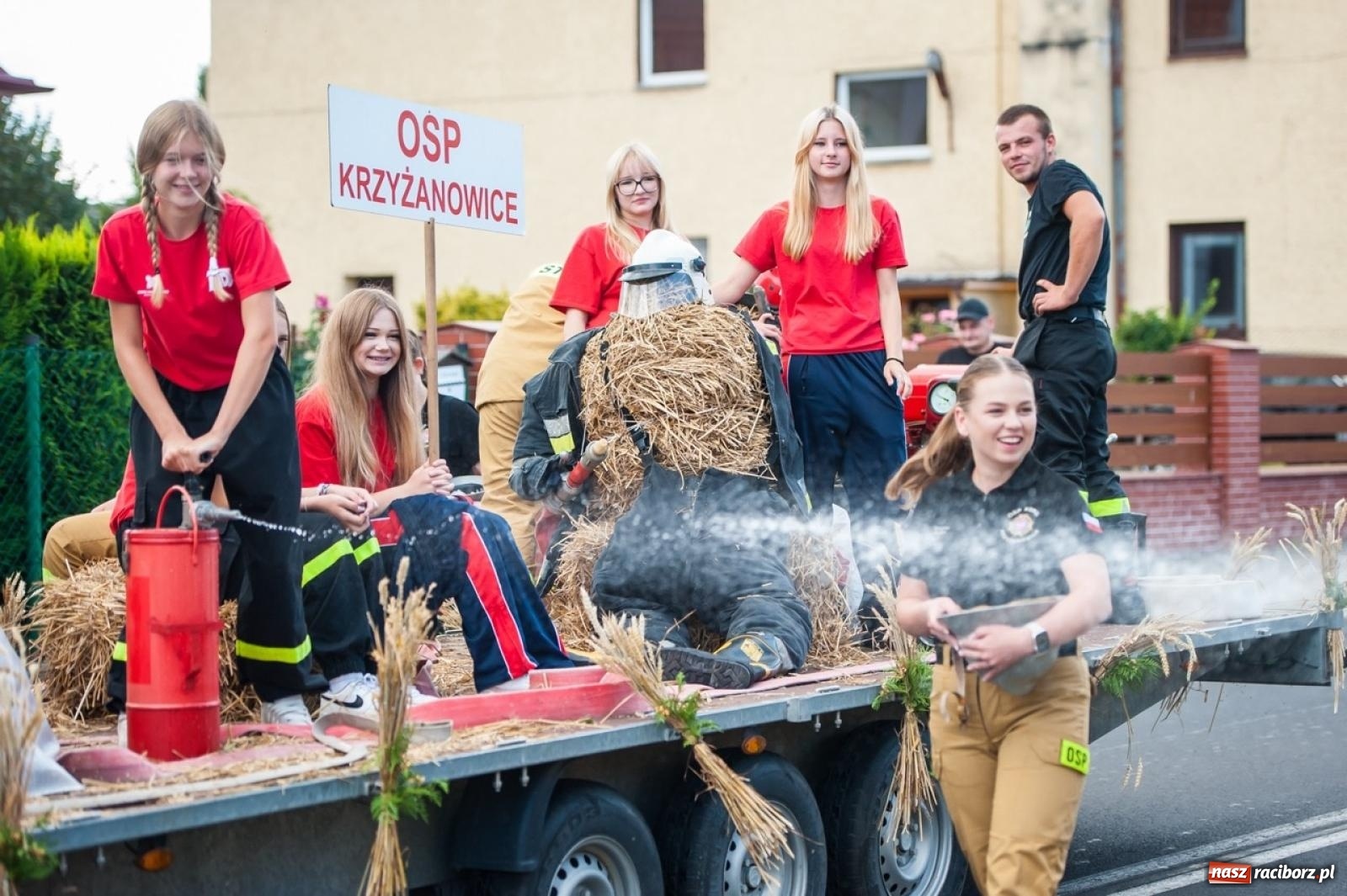 Zdjęcie w galerii na portalu naszraciborz.pl: Dożynki w Krzyżanowicach na bis! Tak mieszkańcy świętowali zakończenie żniw [FOTO] wiadomości z regionu