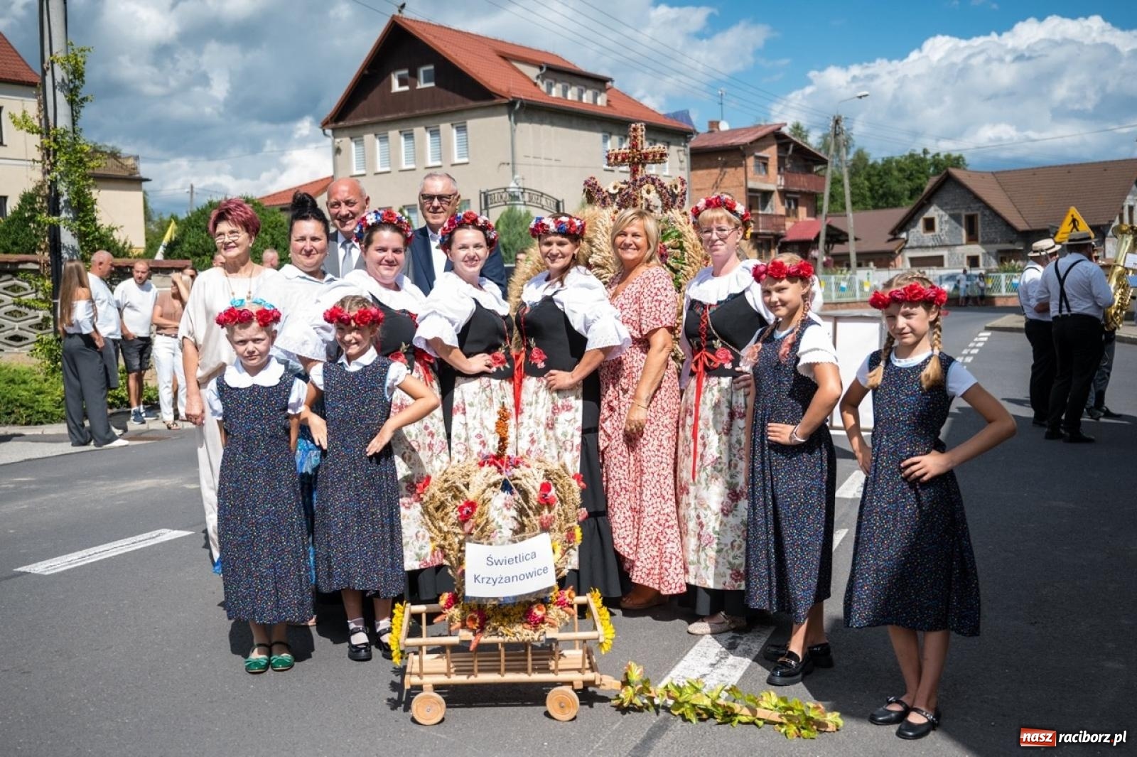 Zdjęcie w galerii na portalu naszraciborz.pl: Dożynki w Krzyżanowicach na bis! Tak mieszkańcy świętowali zakończenie żniw [FOTO] wiadomości z regionu