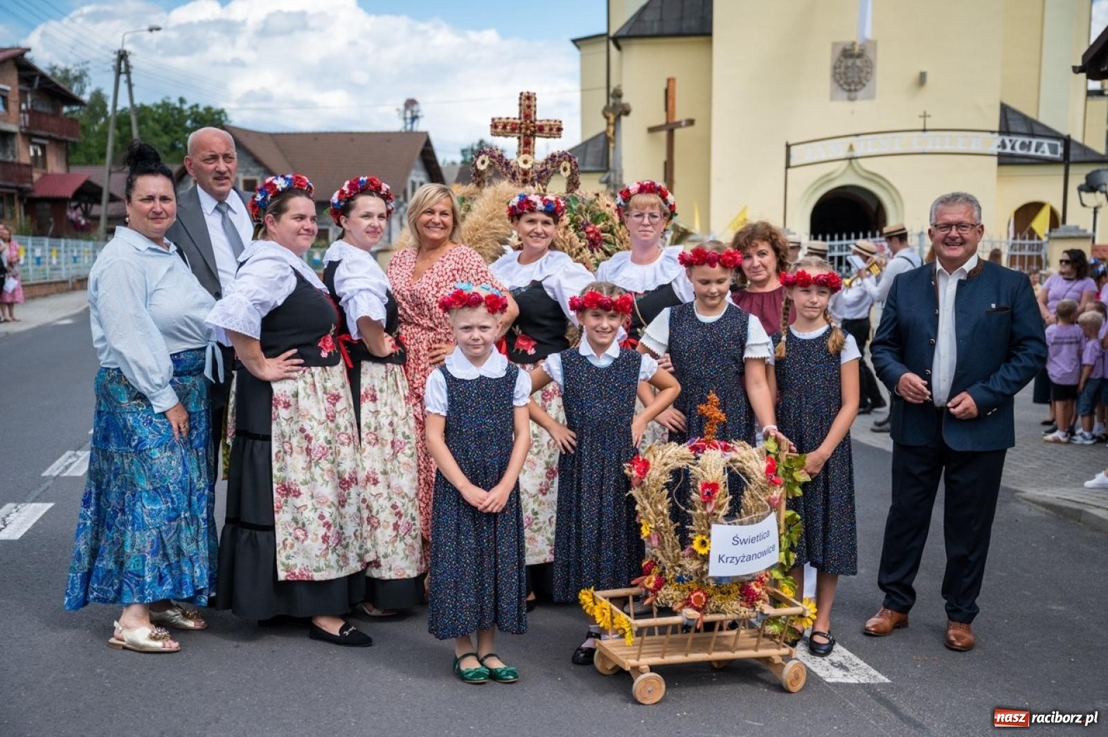 Zdjęcie w galerii na portalu naszraciborz.pl: Dożynki w Krzyżanowicach na bis! Tak mieszkańcy świętowali zakończenie żniw [FOTO] wiadomości z regionu