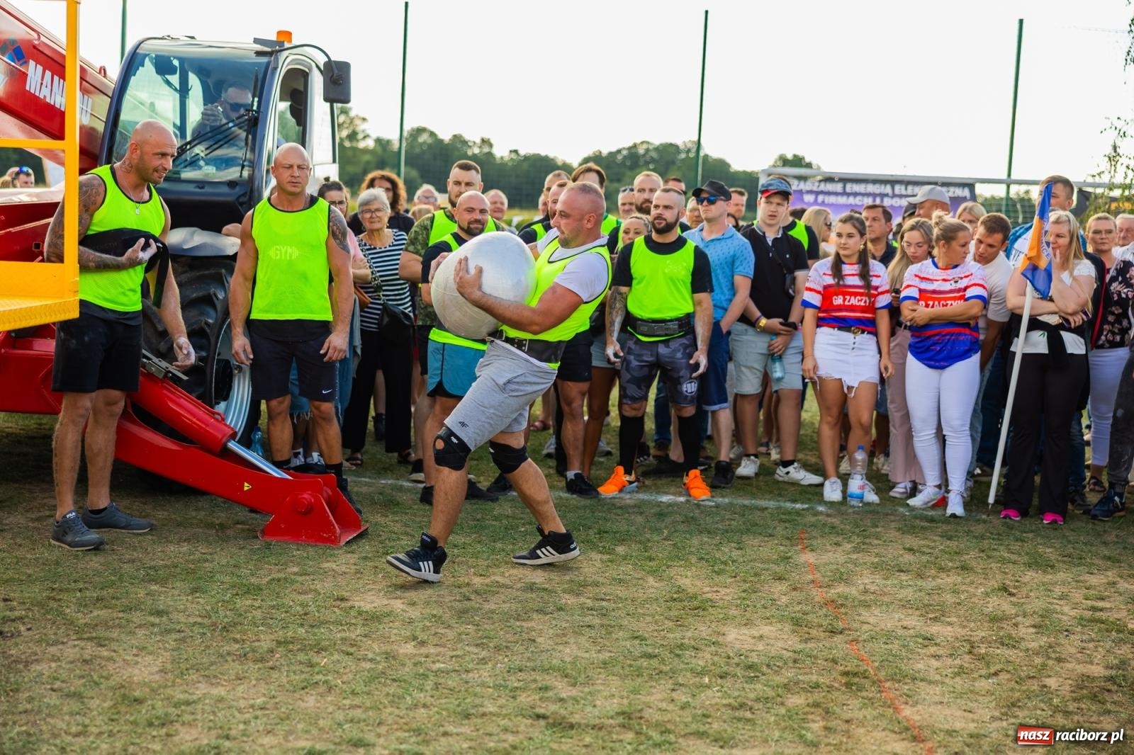 Zdjęcie w galerii na portalu naszraciborz.pl: Puchar został w Grzegorzowicach. Paweł Malcharczyk wygrał Strongfarmera 2026 wiadomości z regionu