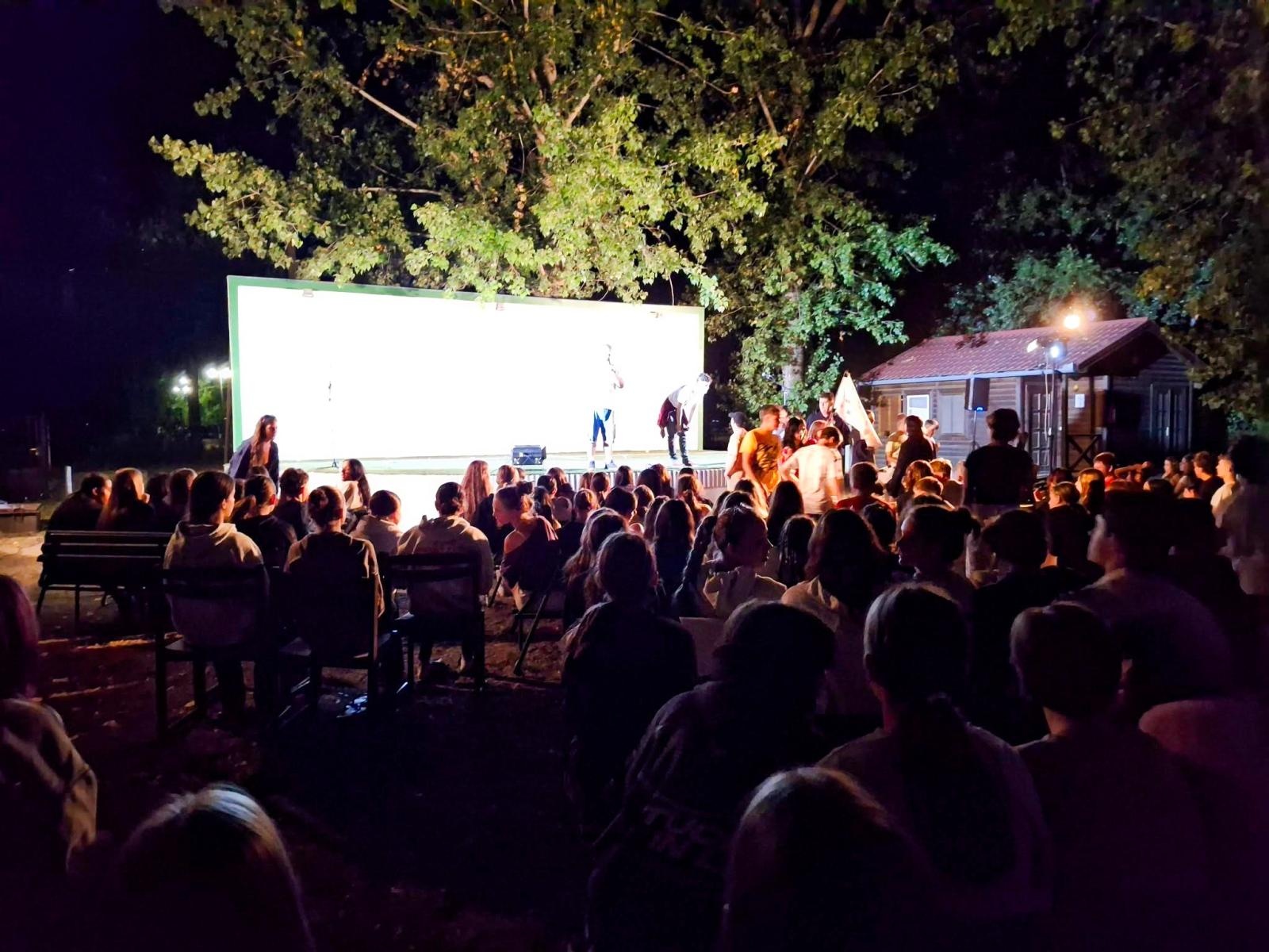 Zdjęcie w galerii na portalu naszraciborz.pl: Raciborska młodzież z wizytą na Węgrzech wiadomości z regionu