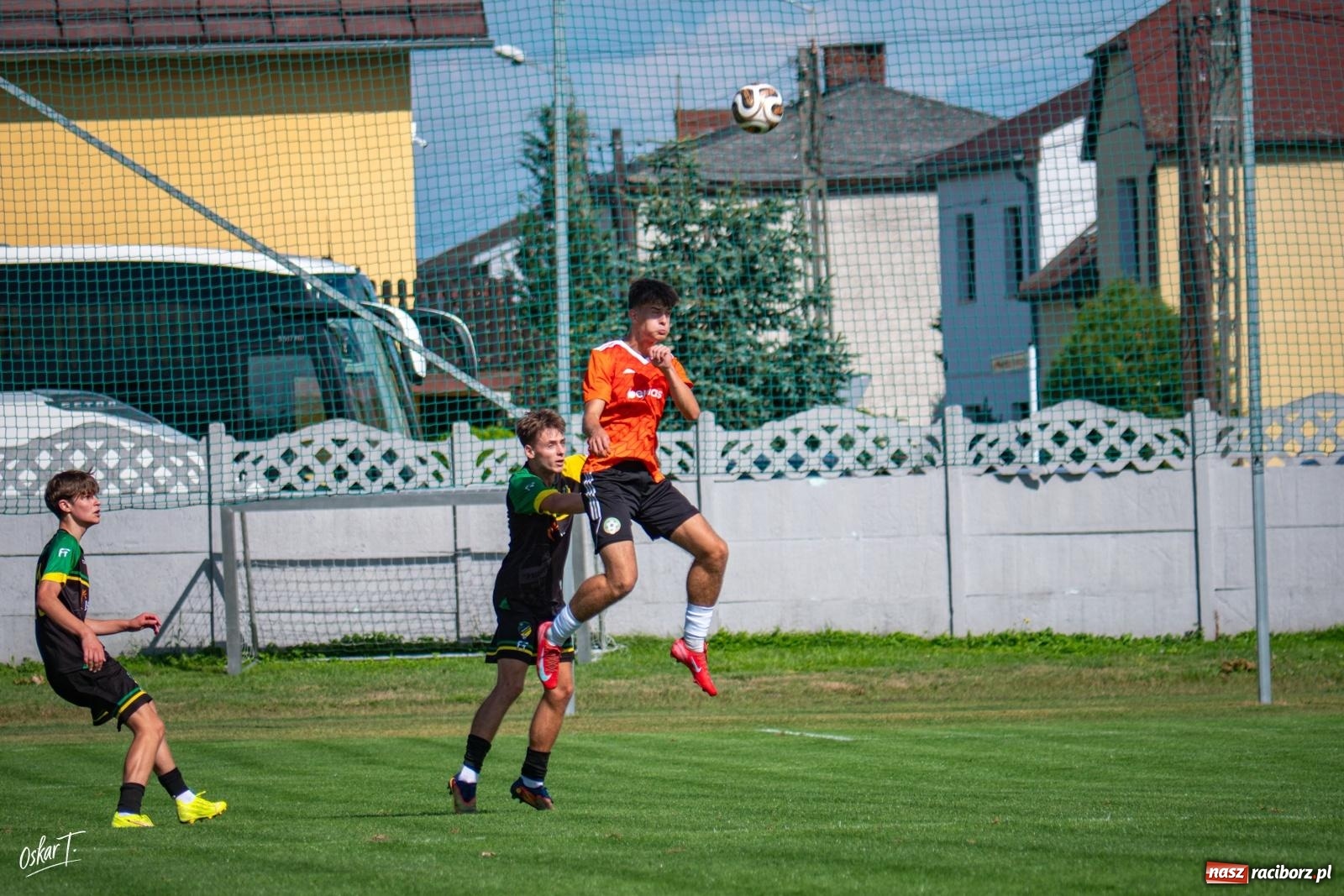 Zdjęcie w galerii na portalu naszraciborz.pl: Hat-trick Strzelczyka, dublet Legierskiego. Tworków z pewną wygraną [FOTO] wiadomości z regionu