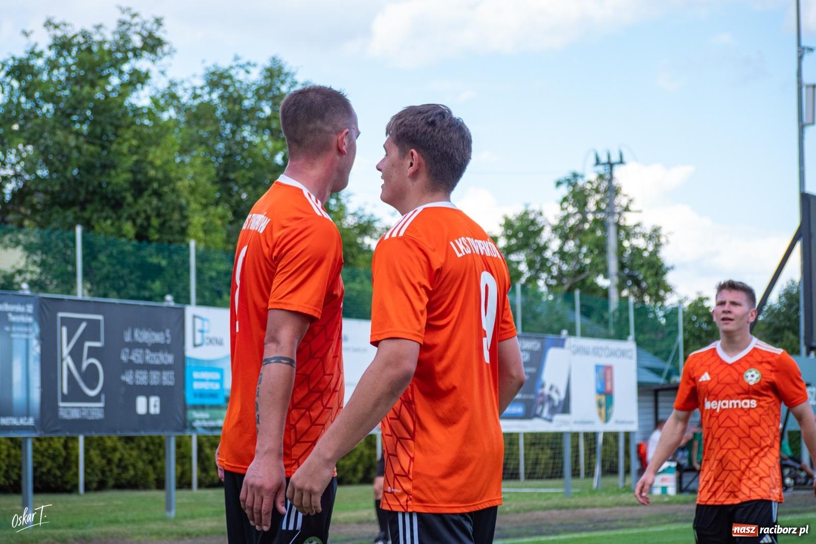 Zdjęcie w galerii na portalu naszraciborz.pl: Hat-trick Strzelczyka, dublet Legierskiego. Tworków z pewną wygraną [FOTO] wiadomości z regionu