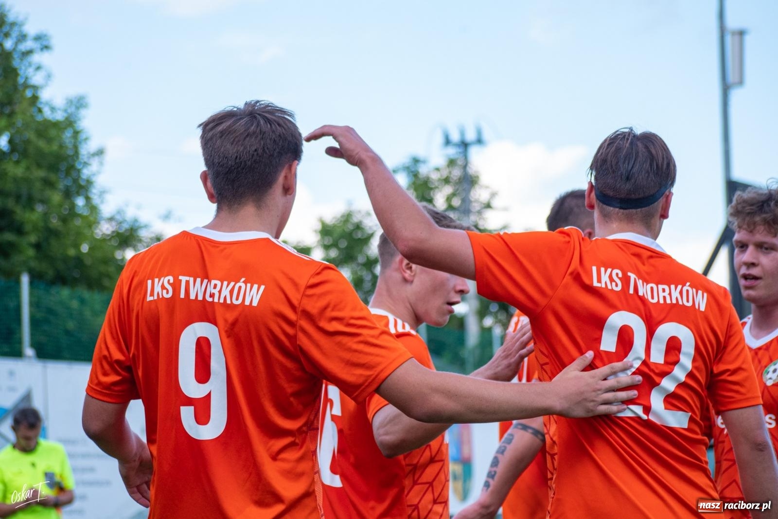 Zdjęcie w galerii na portalu naszraciborz.pl: Hat-trick Strzelczyka, dublet Legierskiego. Tworków z pewną wygraną [FOTO] wiadomości z regionu