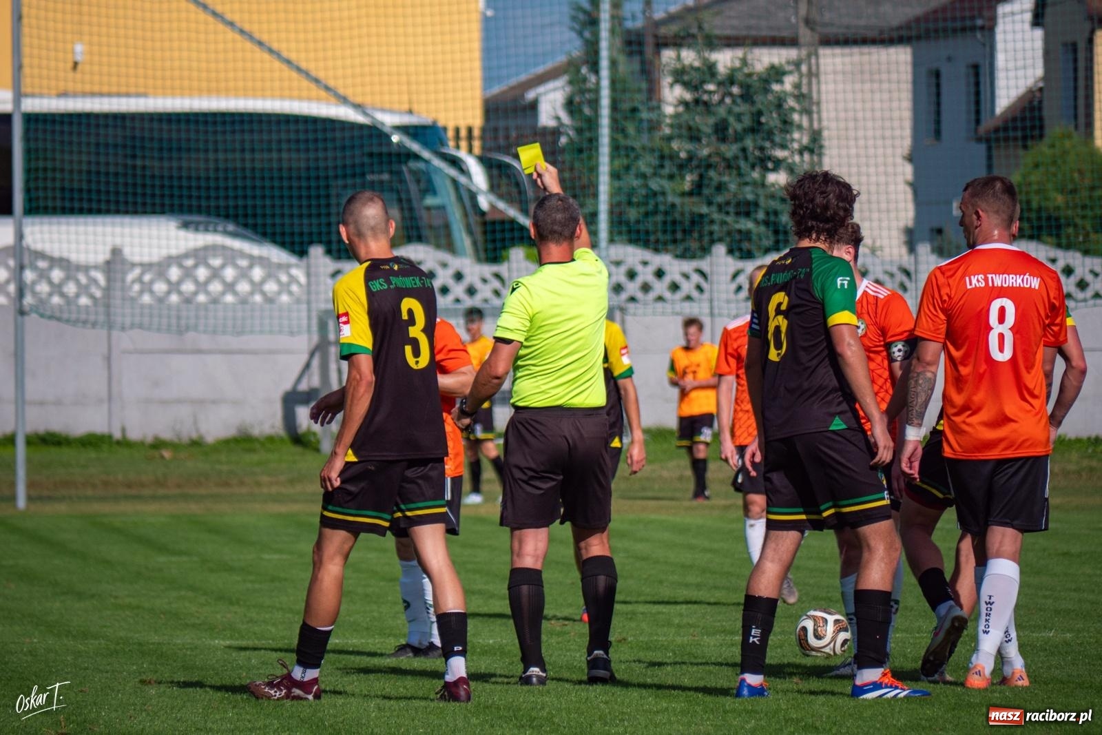 Zdjęcie w galerii na portalu naszraciborz.pl: Hat-trick Strzelczyka, dublet Legierskiego. Tworków z pewną wygraną [FOTO] wiadomości z regionu