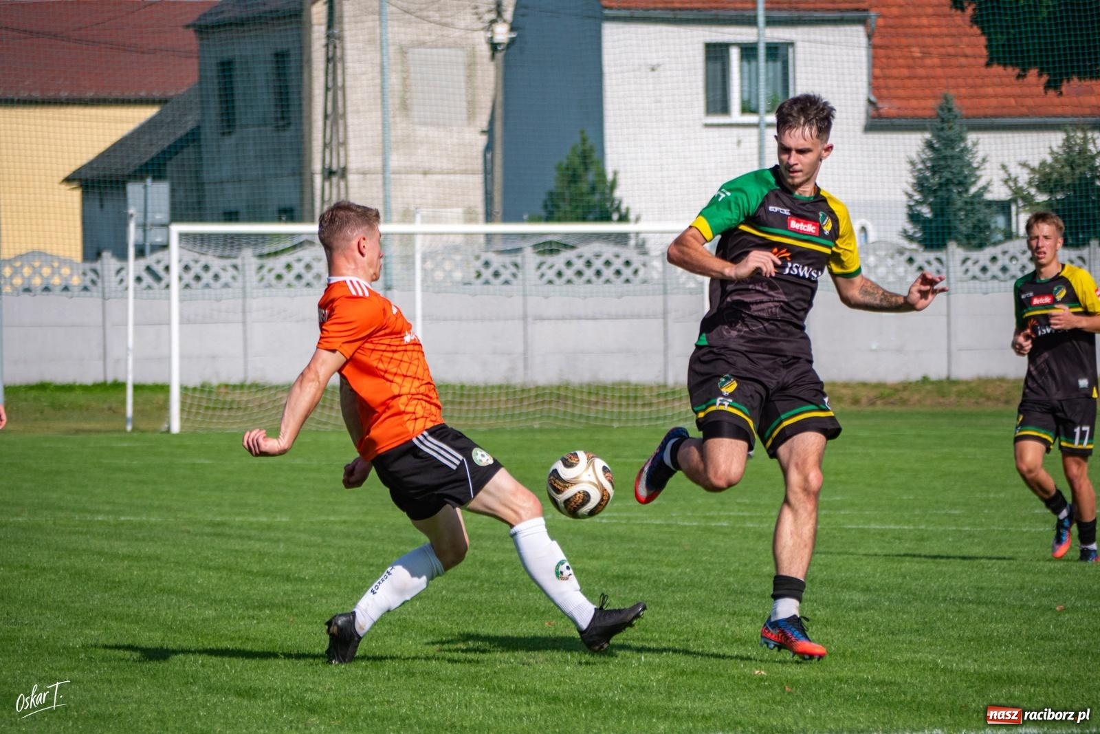 Zdjęcie w galerii na portalu naszraciborz.pl: Hat-trick Strzelczyka, dublet Legierskiego. Tworków z pewną wygraną [FOTO] wiadomości z regionu