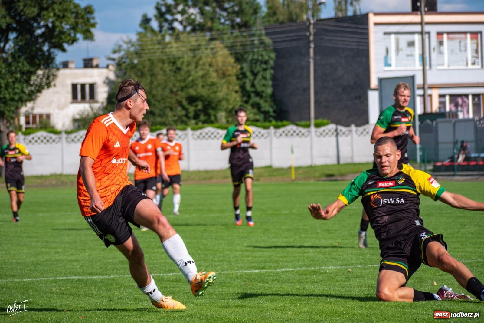 Zdjęcie w galerii na portalu naszraciborz.pl: Hat-trick Strzelczyka, dublet Legierskiego. Tworków z pewną wygraną [FOTO] wiadomości z regionu