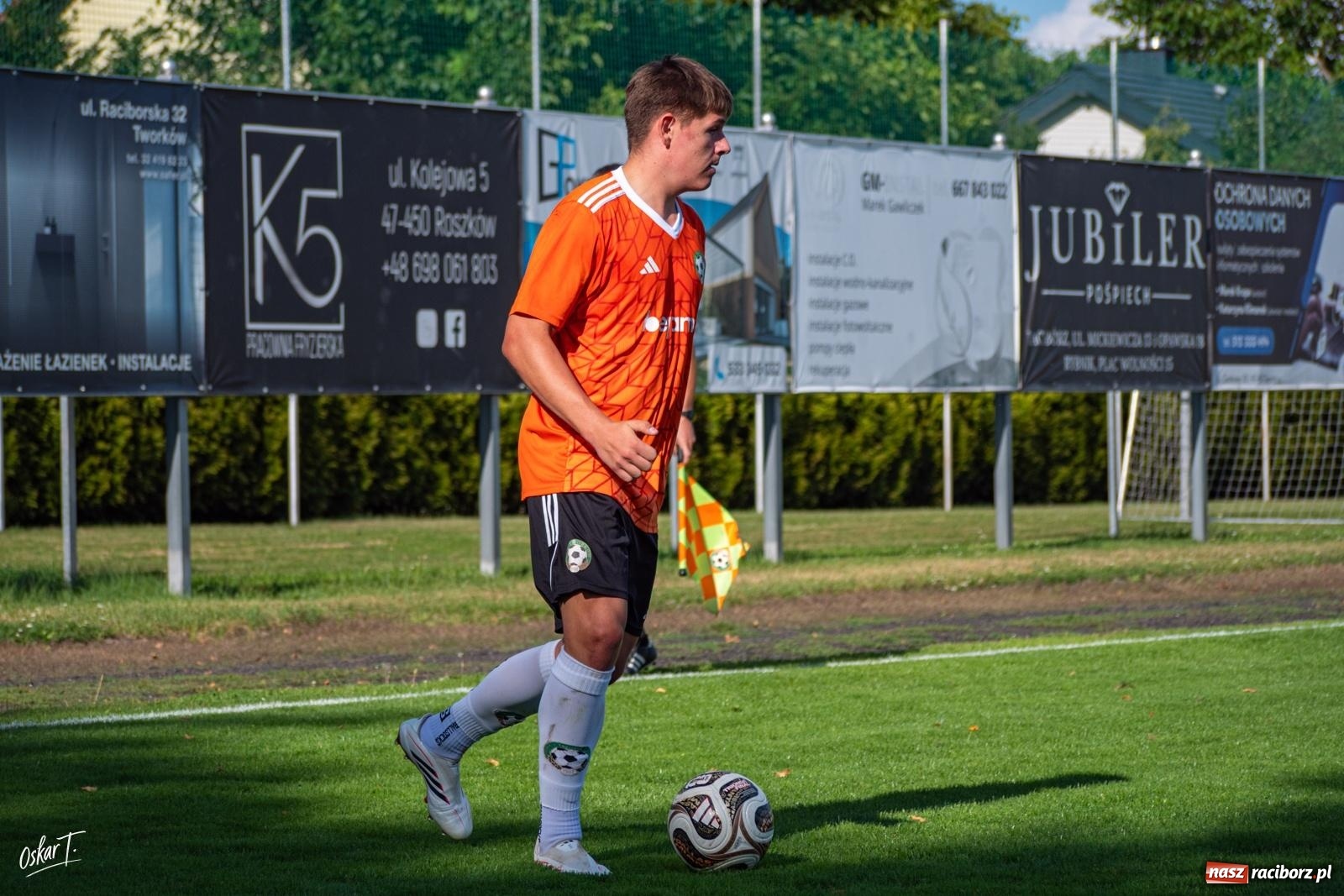 Zdjęcie w galerii na portalu naszraciborz.pl: Hat-trick Strzelczyka, dublet Legierskiego. Tworków z pewną wygraną [FOTO] wiadomości z regionu