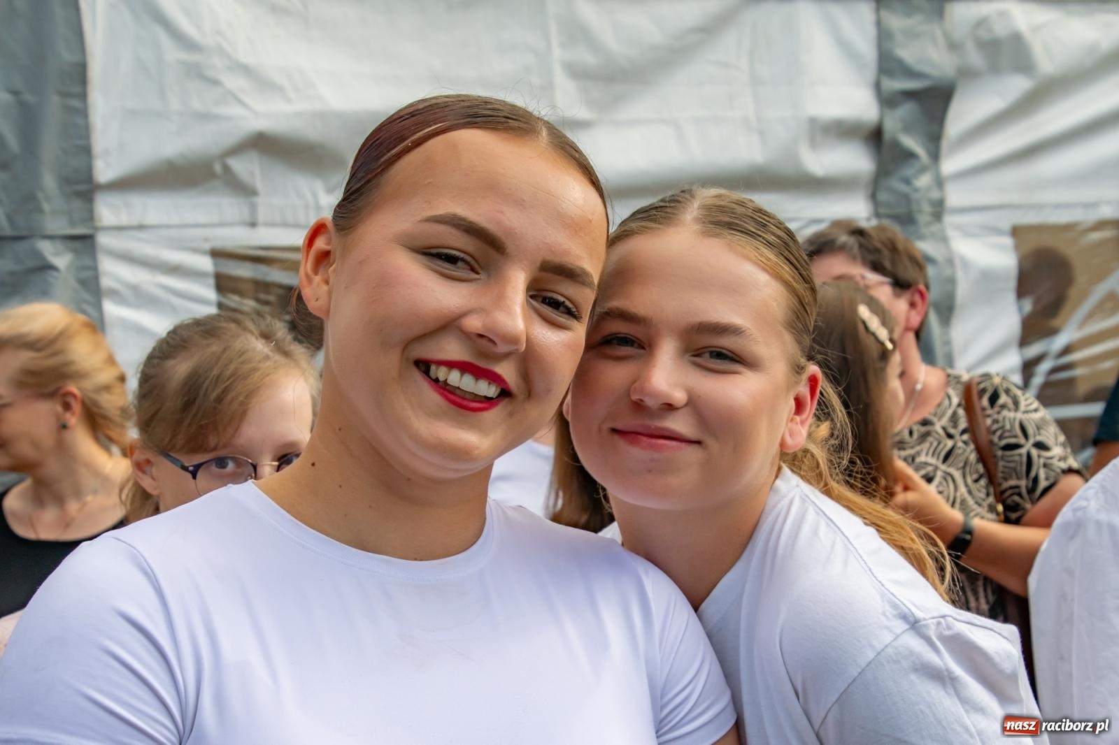 Zdjęcie w galerii na portalu naszraciborz.pl: Opony, woda i bela słomy. W Krzyżanowicach wybrano Super Farmerów Dożynek wiadomości z regionu