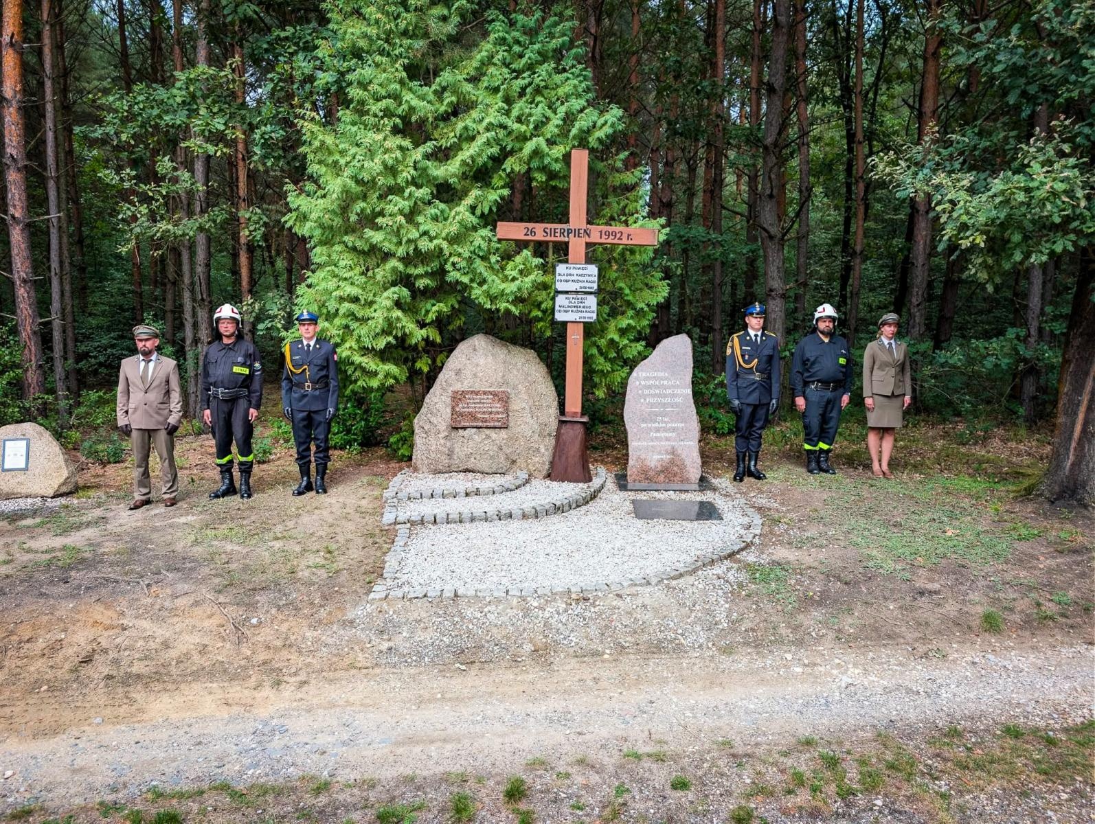 Zdjęcie w galerii na portalu naszraciborz.pl: 34. rocznica pożaru lasów. Hołd dla strażaków, którzy zginęli w walce z żywiołem wiadomości z regionu