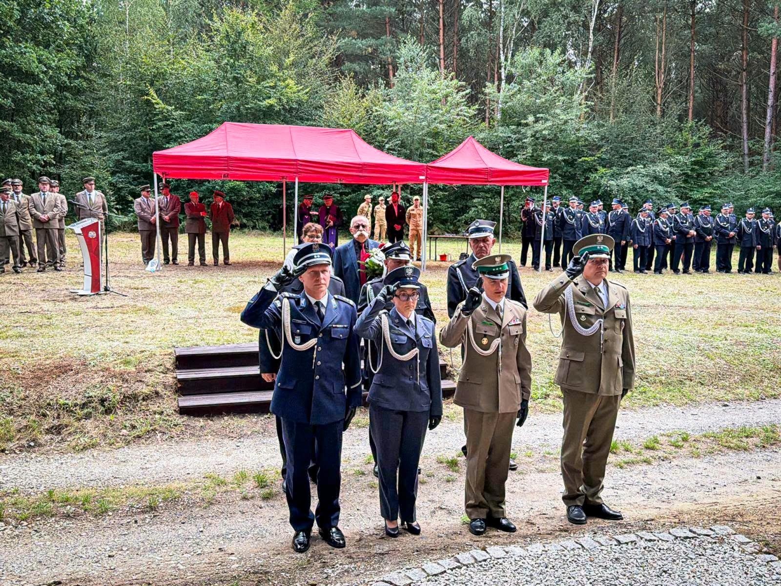 Zdjęcie w galerii na portalu naszraciborz.pl: 34. rocznica pożaru lasów. Hołd dla strażaków, którzy zginęli w walce z żywiołem wiadomości z regionu