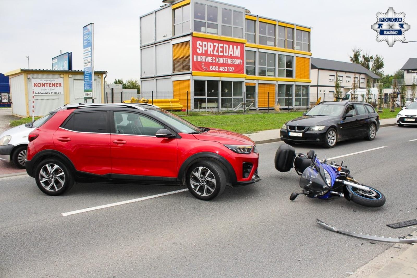 Zdjęcie w galerii na portalu naszraciborz.pl: Czołówka w Krzyżanowicach i zderzenie z motocyklistą w Raciborzu. Policja apeluje o ostrożność wiadomości z regionu