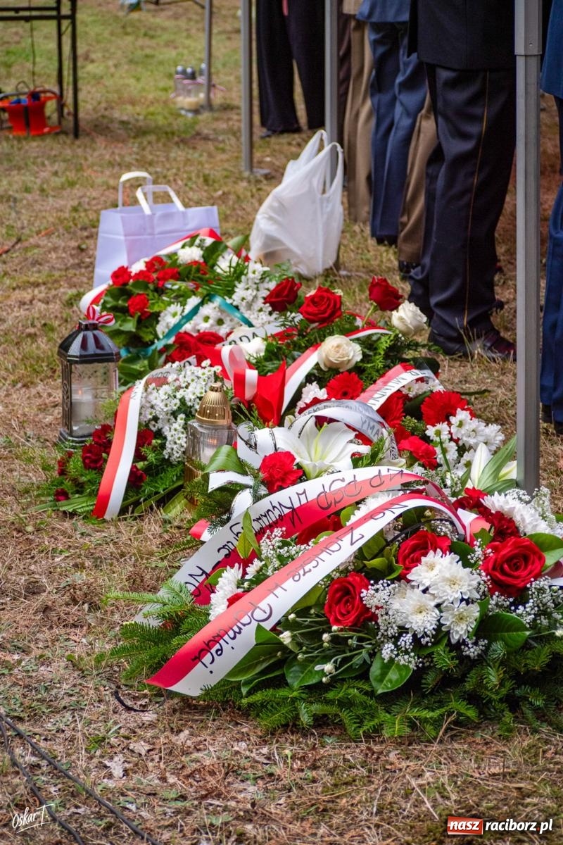 Zdjęcie w galerii na portalu naszraciborz.pl: 34. rocznica pożaru lasów. Hołd dla strażaków, którzy zginęli w walce z żywiołem wiadomości z regionu
