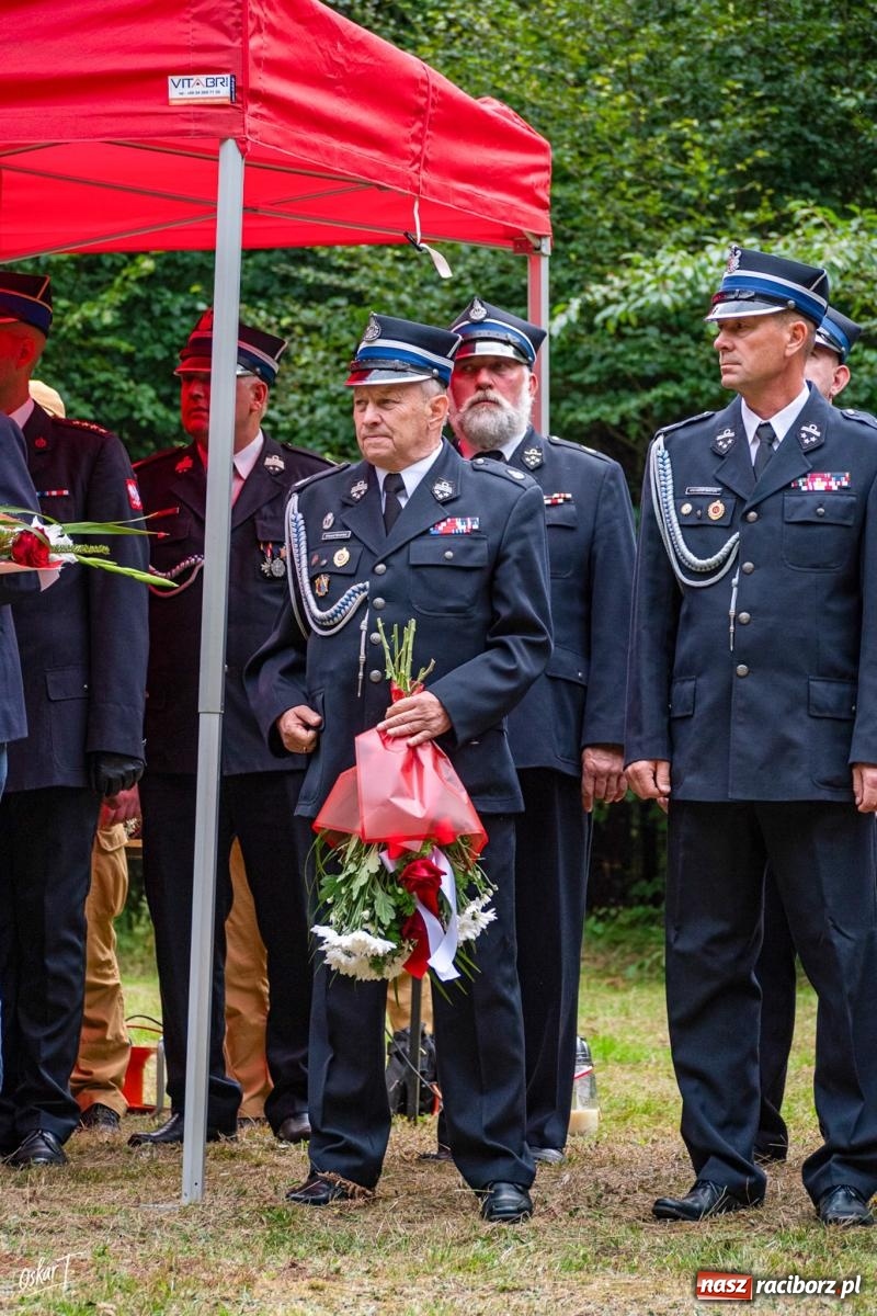 Zdjęcie w galerii na portalu naszraciborz.pl: 34. rocznica pożaru lasów. Hołd dla strażaków, którzy zginęli w walce z żywiołem wiadomości z regionu
