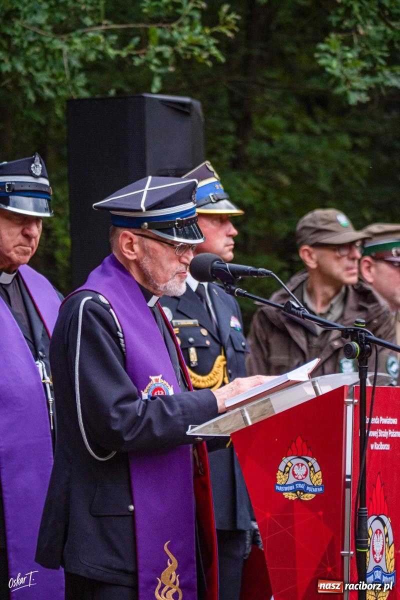 Zdjęcie w galerii na portalu naszraciborz.pl: 34. rocznica pożaru lasów. Hołd dla strażaków, którzy zginęli w walce z żywiołem wiadomości z regionu
