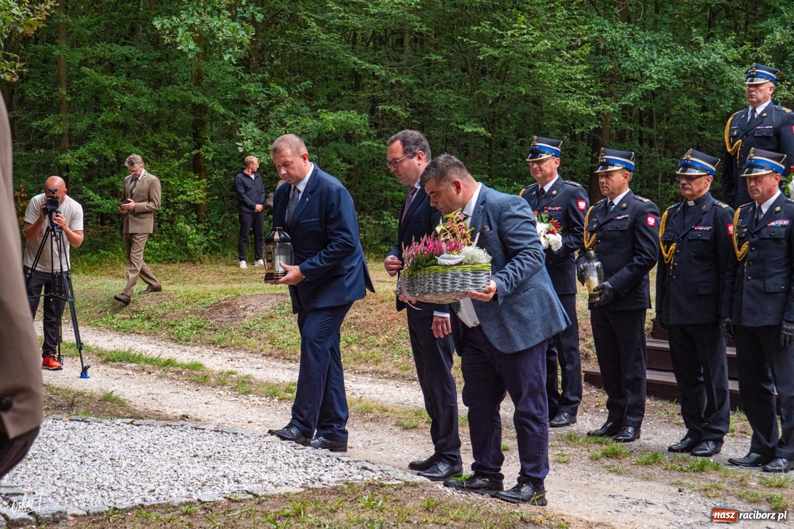 Zdjęcie w galerii na portalu naszraciborz.pl: 34. rocznica pożaru lasów. Hołd dla strażaków, którzy zginęli w walce z żywiołem wiadomości z regionu