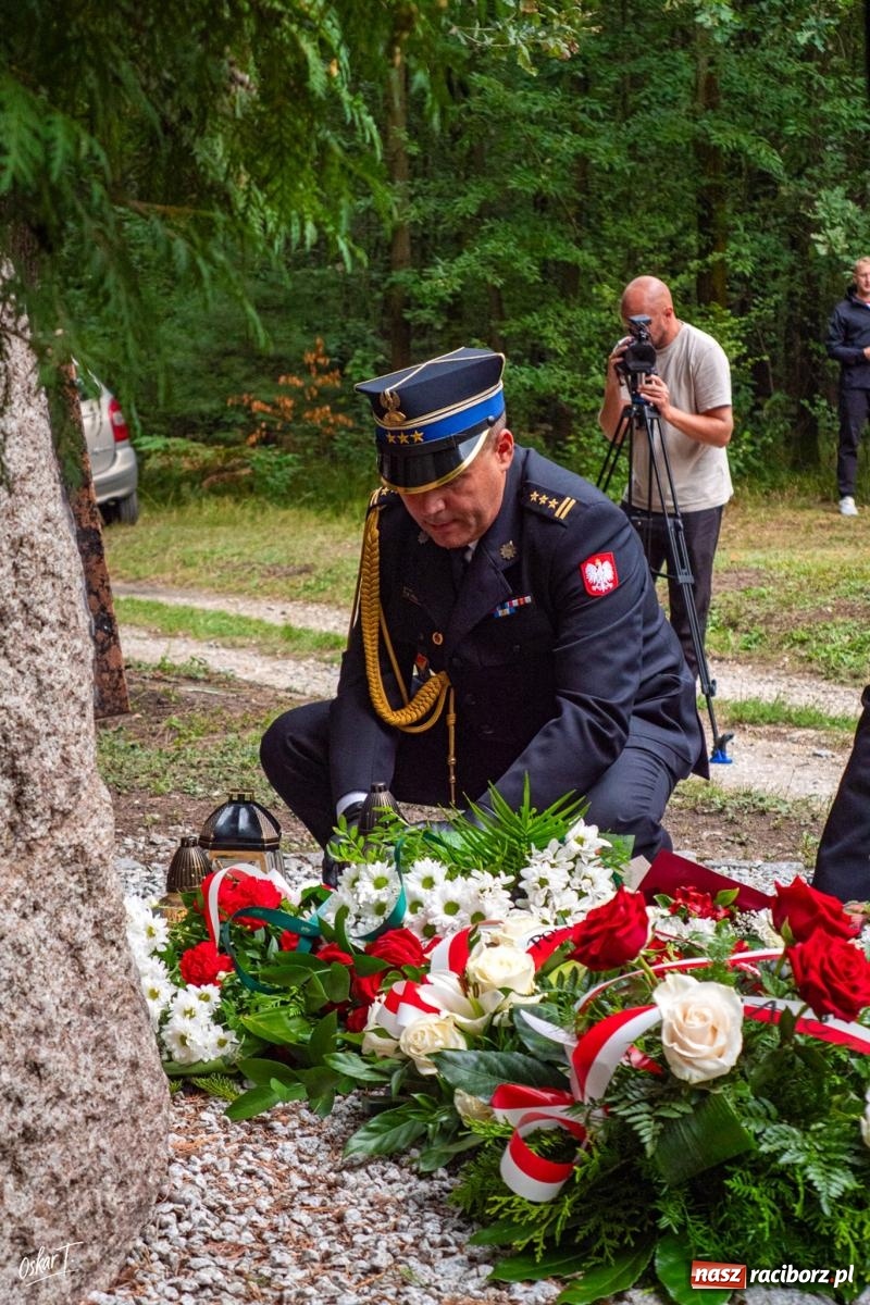 Zdjęcie w galerii na portalu naszraciborz.pl: 34. rocznica pożaru lasów. Hołd dla strażaków, którzy zginęli w walce z żywiołem wiadomości z regionu