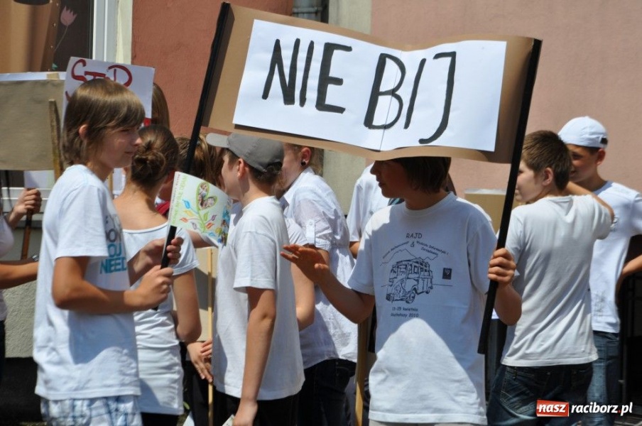 Zdjęcie w galerii na portalu naszraciborz.pl: W marszu promowali trzeźwość wiadomości z regionu