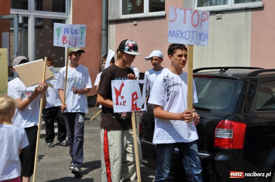 Zdjęcie w galerii na portalu naszraciborz.pl: W marszu promowali trzeźwość wiadomości z regionu