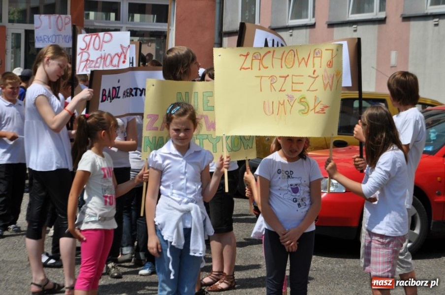 Zdjęcie w galerii na portalu naszraciborz.pl: W marszu promowali trzeźwość wiadomości z regionu