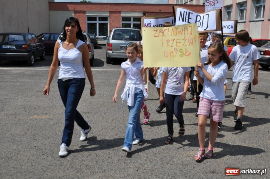 Zdjęcie w galerii na portalu naszraciborz.pl: W marszu promowali trzeźwość wiadomości z regionu