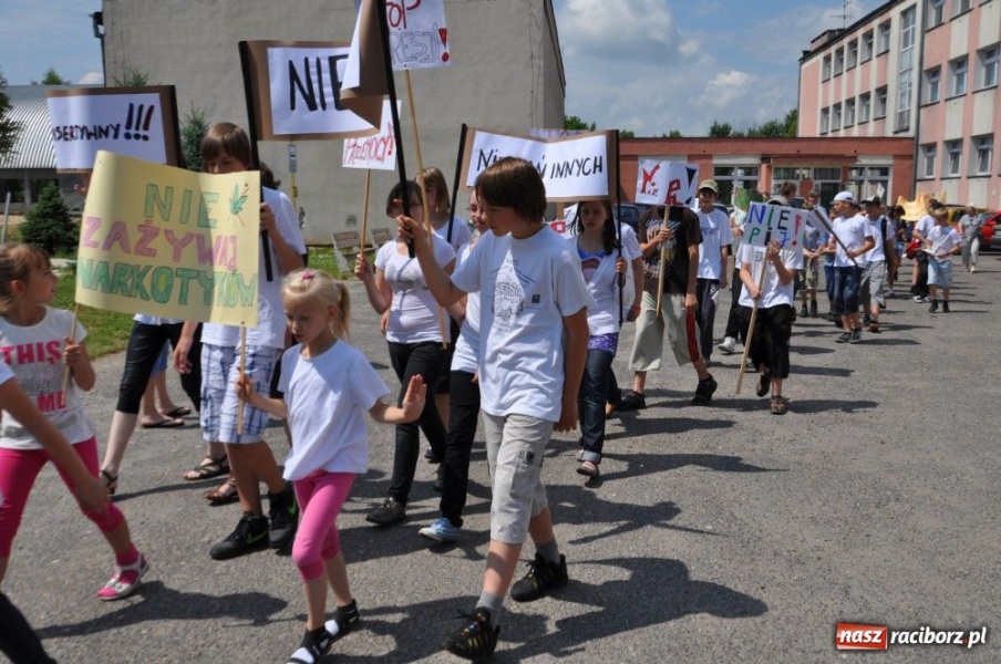 Zdjęcie w galerii na portalu naszraciborz.pl: W marszu promowali trzeźwość wiadomości z regionu