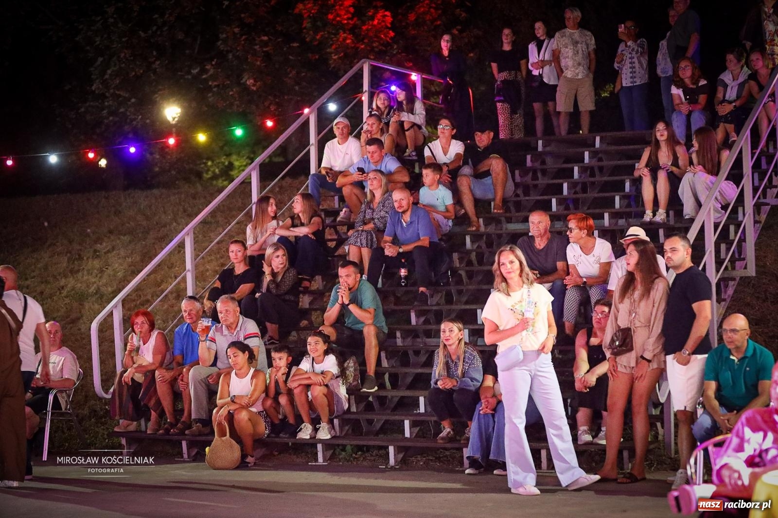 Zdjęcie w galerii na portalu naszraciborz.pl: Potańcówka kubańska na bulwarach. Racibórz pożegnał wakacje w rytmach latino wiadomości z regionu