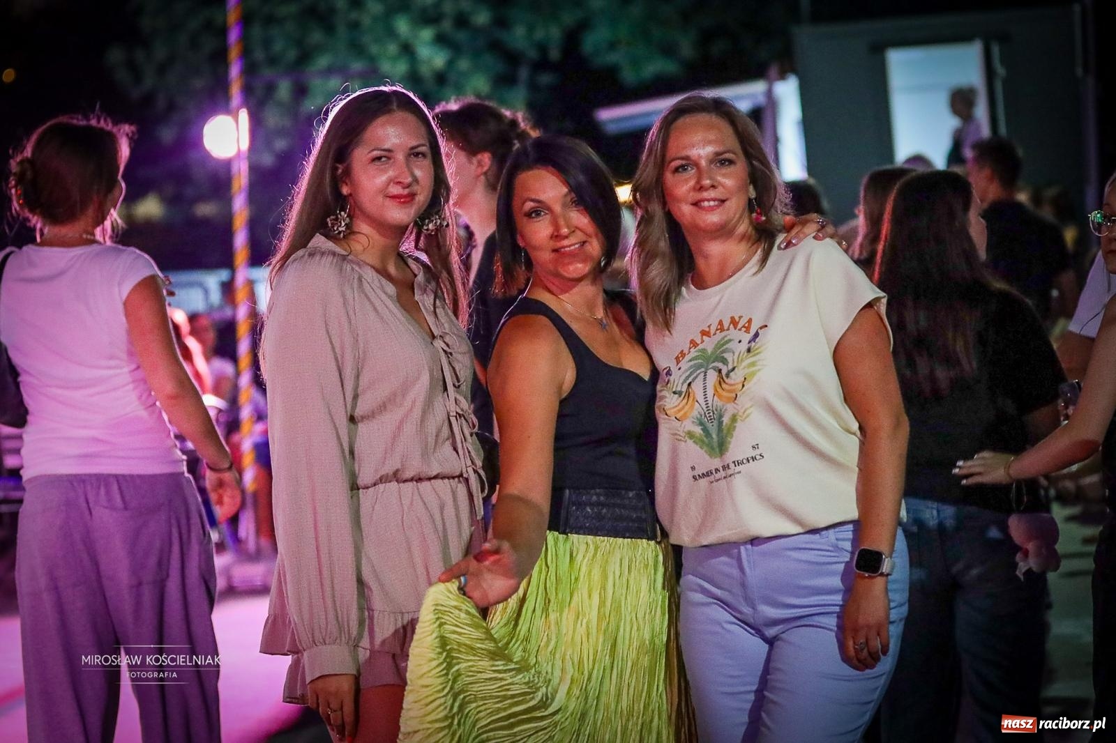Zdjęcie w galerii na portalu naszraciborz.pl: Potańcówka kubańska na bulwarach. Racibórz pożegnał wakacje w rytmach latino wiadomości z regionu