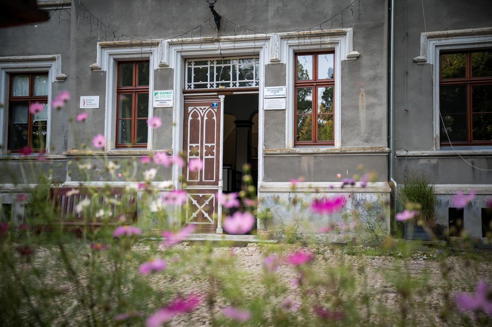 Zdjęcie w galerii na portalu naszraciborz.pl: Ponad 120 gości odkrywało tajemnice pałacu w Modzurowie [FOTO i WIDEO] wiadomości z regionu