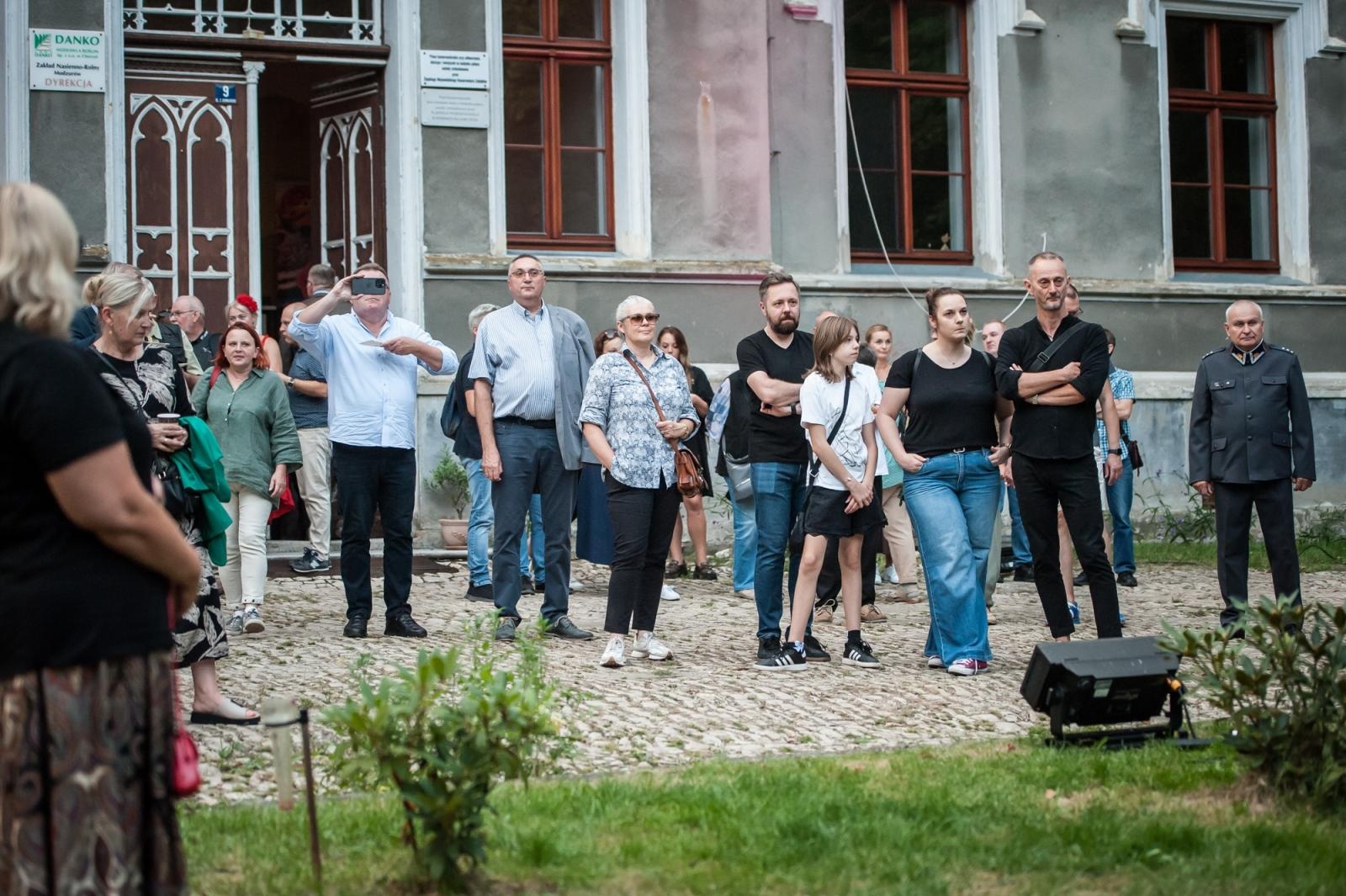 Zdjęcie w galerii na portalu naszraciborz.pl: Ponad 120 gości odkrywało tajemnice pałacu w Modzurowie [FOTO i WIDEO] wiadomości z regionu