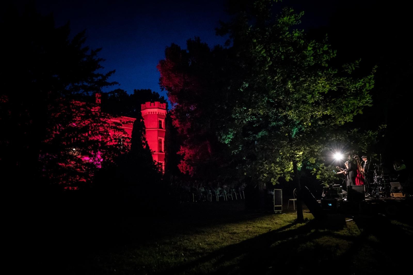Zdjęcie w galerii na portalu naszraciborz.pl: Ponad 120 gości odkrywało tajemnice pałacu w Modzurowie [FOTO i WIDEO] wiadomości z regionu