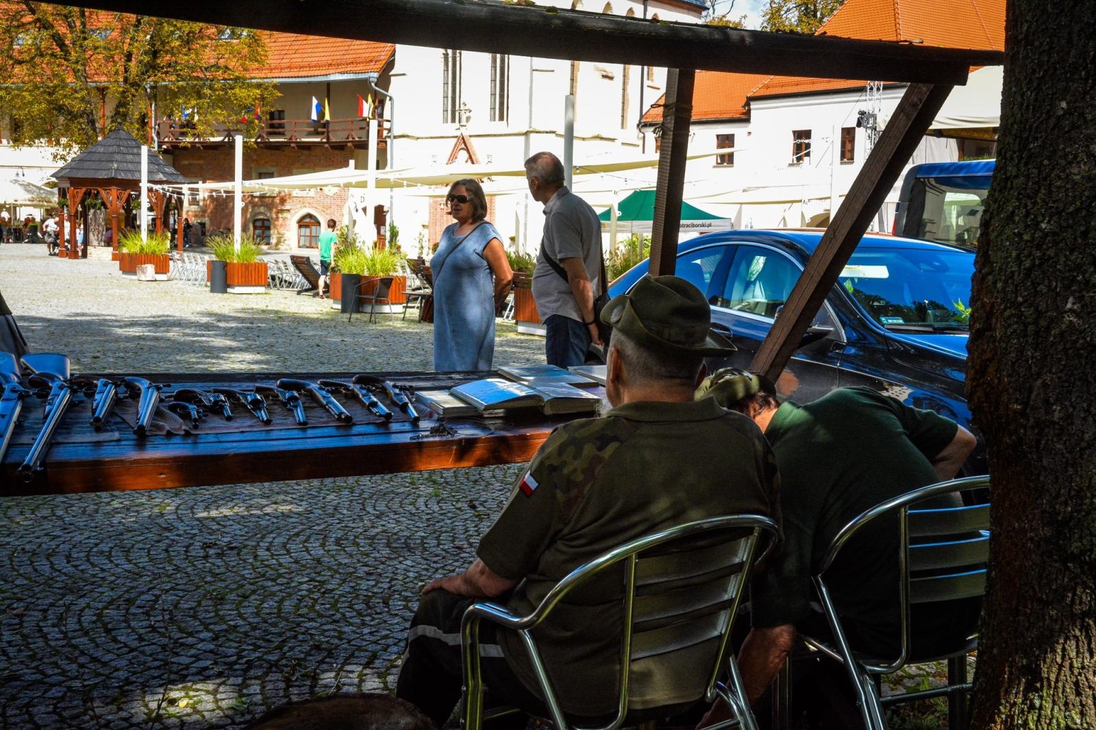 Zdjęcie w galerii na portalu naszraciborz.pl: Dzieci bronią twierdzy na raciborskim zamku. Zabawa trwa wiadomości z regionu
