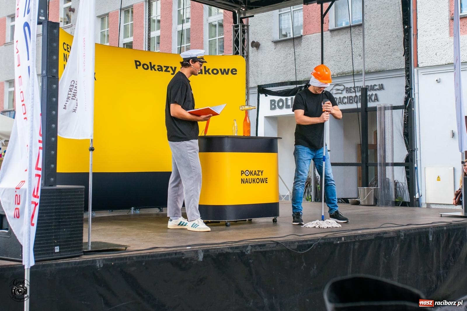 Zdjęcie w galerii na portalu naszraciborz.pl: Racibórz zamienił się w wielkie laboratorium. V Festiwal Odkrywców przyciągnął całe rodziny [FOTO i WIDEO] wiadomości z regionu