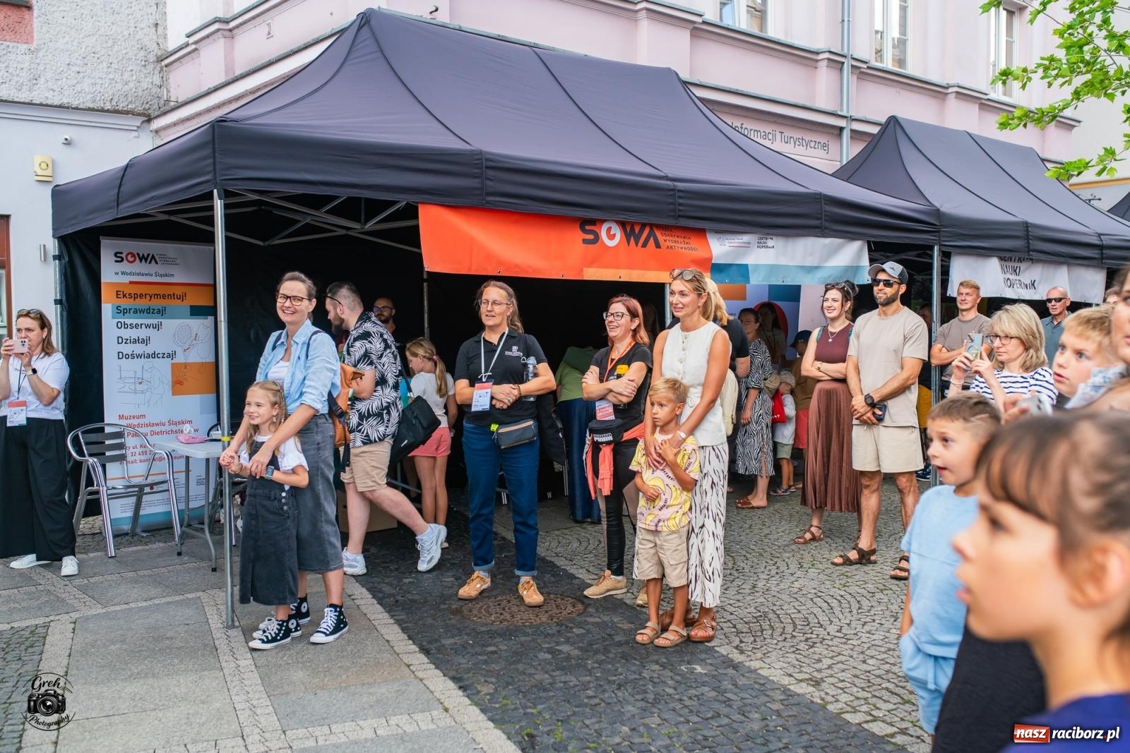 Zdjęcie w galerii na portalu naszraciborz.pl: Racibórz zamienił się w wielkie laboratorium. V Festiwal Odkrywców przyciągnął całe rodziny [FOTO i WIDEO] wiadomości z regionu