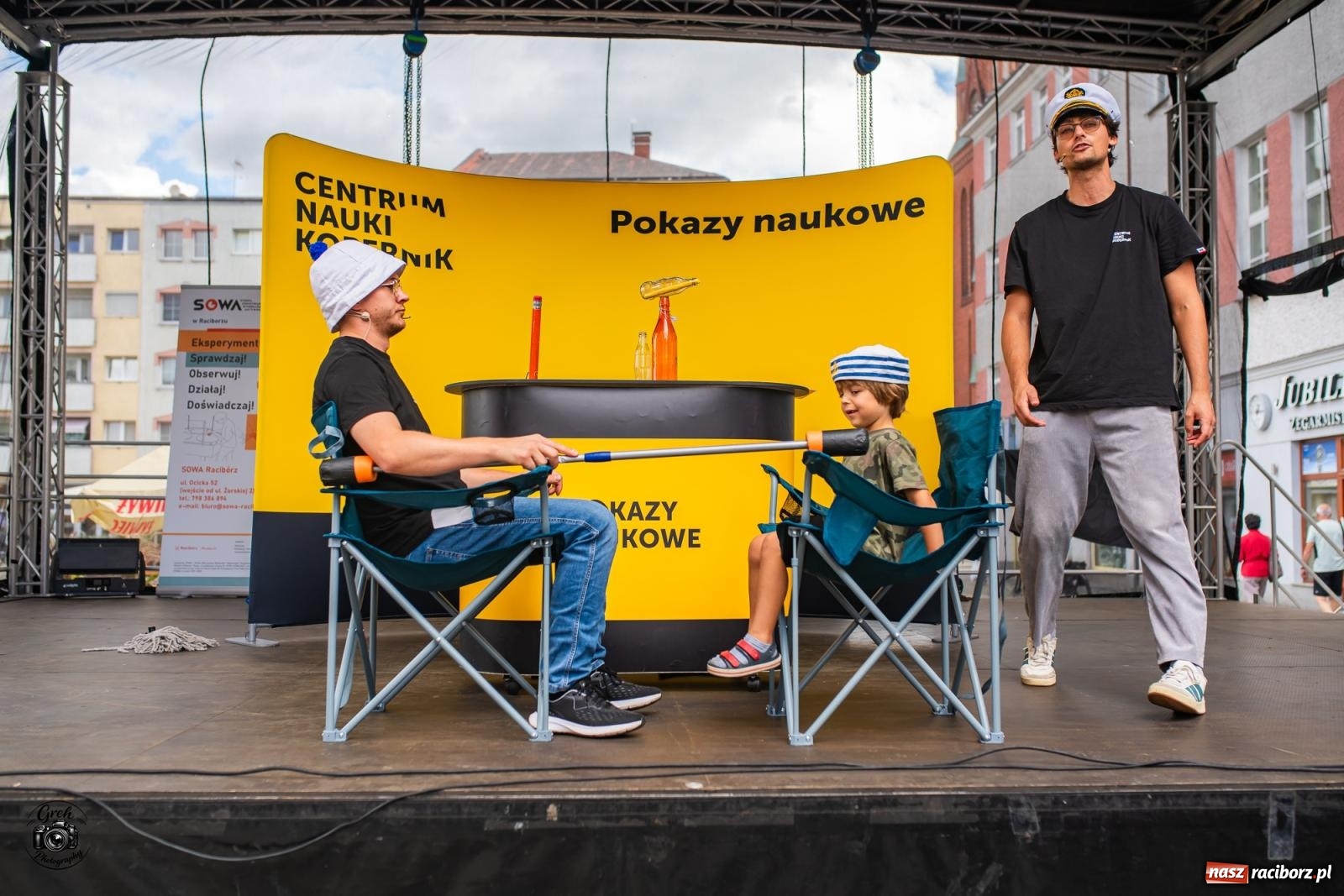 Zdjęcie w galerii na portalu naszraciborz.pl: Racibórz zamienił się w wielkie laboratorium. V Festiwal Odkrywców przyciągnął całe rodziny [FOTO i WIDEO] wiadomości z regionu
