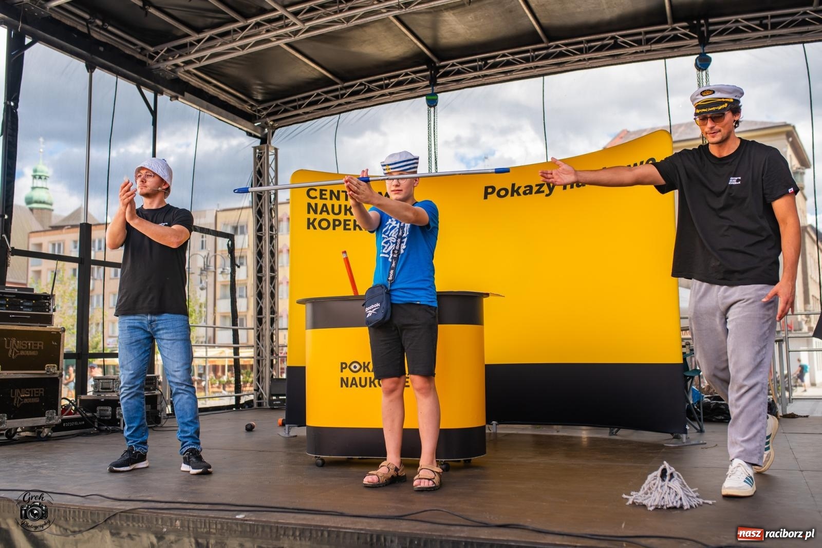 Zdjęcie w galerii na portalu naszraciborz.pl: Racibórz zamienił się w wielkie laboratorium. V Festiwal Odkrywców przyciągnął całe rodziny [FOTO i WIDEO] wiadomości z regionu