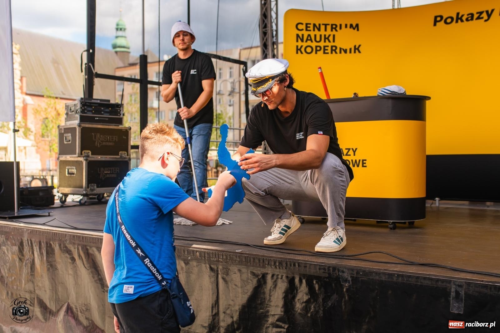 Zdjęcie w galerii na portalu naszraciborz.pl: Racibórz zamienił się w wielkie laboratorium. V Festiwal Odkrywców przyciągnął całe rodziny [FOTO i WIDEO] wiadomości z regionu