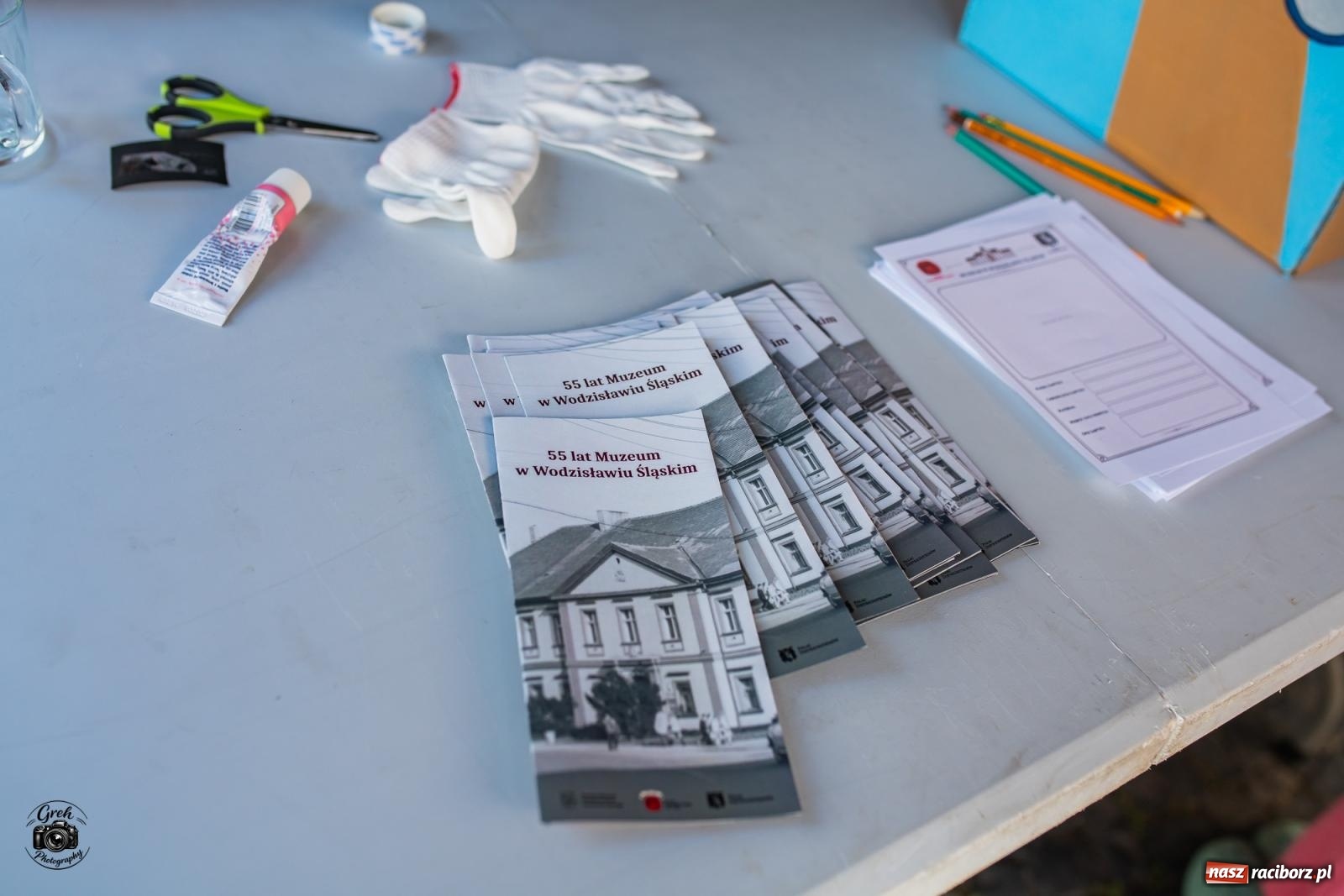 Zdjęcie w galerii na portalu naszraciborz.pl: Racibórz zamienił się w wielkie laboratorium. V Festiwal Odkrywców przyciągnął całe rodziny [FOTO i WIDEO] wiadomości z regionu