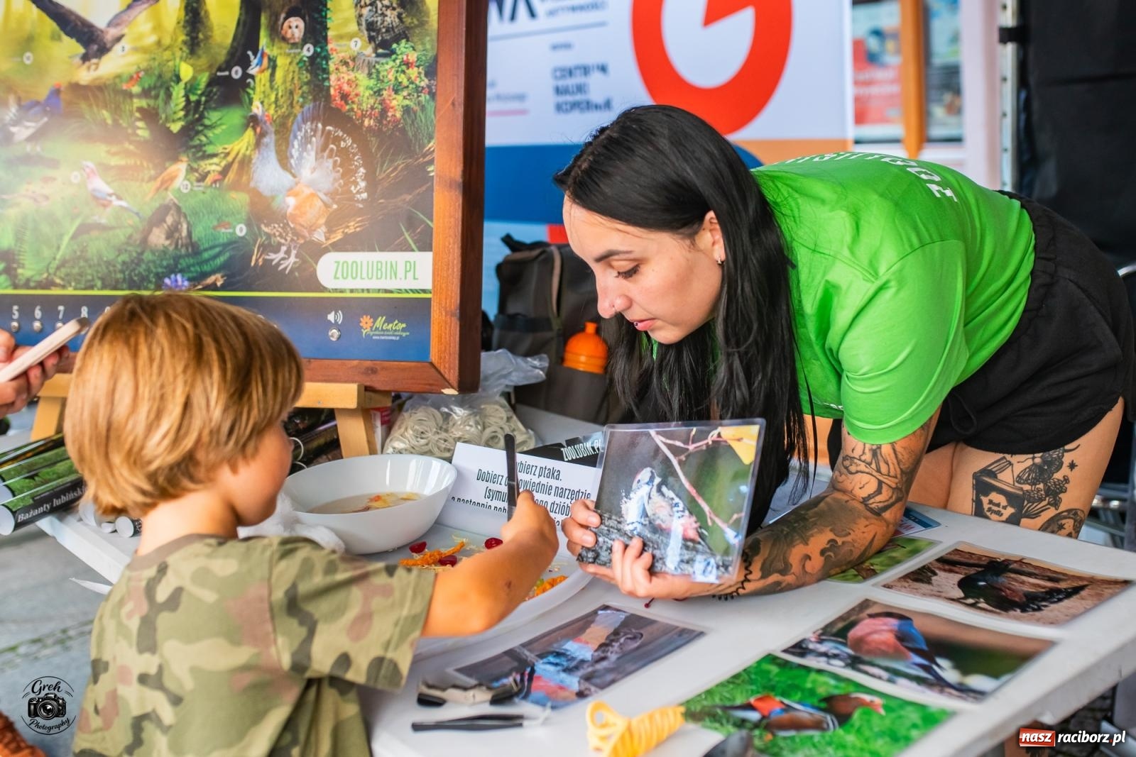 Zdjęcie w galerii na portalu naszraciborz.pl: Racibórz zamienił się w wielkie laboratorium. V Festiwal Odkrywców przyciągnął całe rodziny [FOTO i WIDEO] wiadomości z regionu