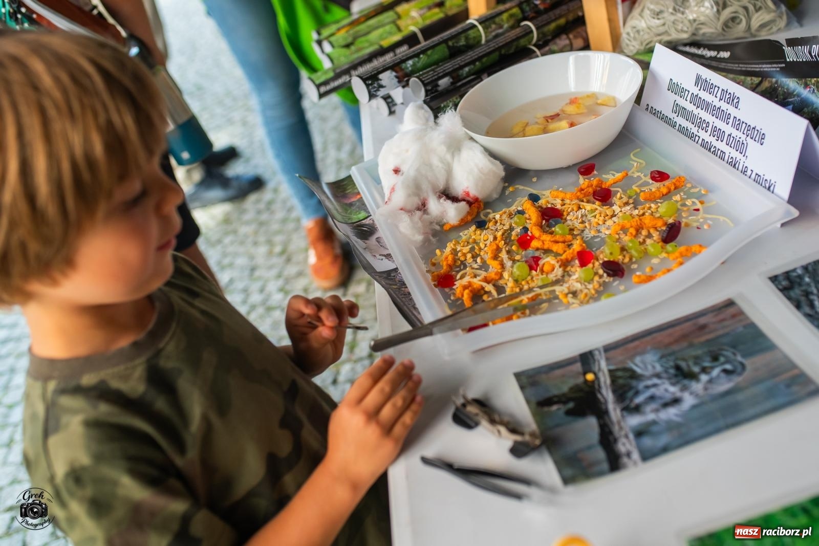 Zdjęcie w galerii na portalu naszraciborz.pl: Racibórz zamienił się w wielkie laboratorium. V Festiwal Odkrywców przyciągnął całe rodziny [FOTO i WIDEO] wiadomości z regionu