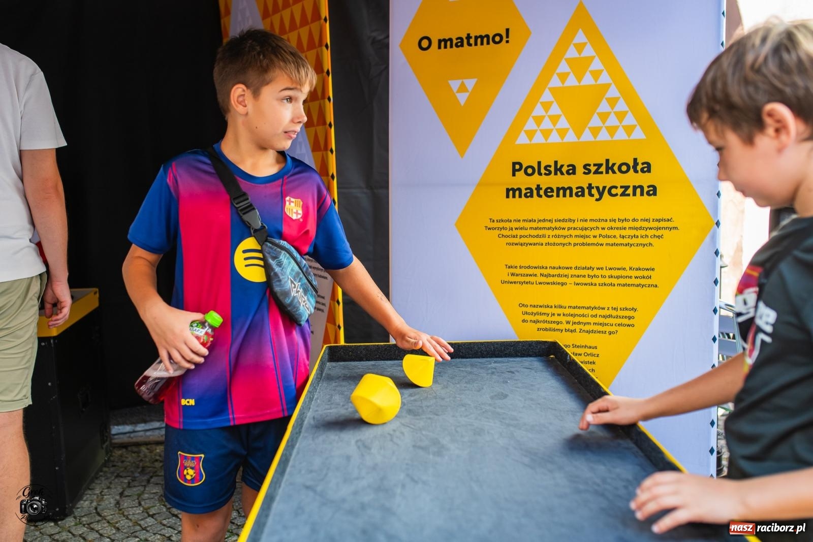 Zdjęcie w galerii na portalu naszraciborz.pl: Racibórz zamienił się w wielkie laboratorium. V Festiwal Odkrywców przyciągnął całe rodziny [FOTO i WIDEO] wiadomości z regionu