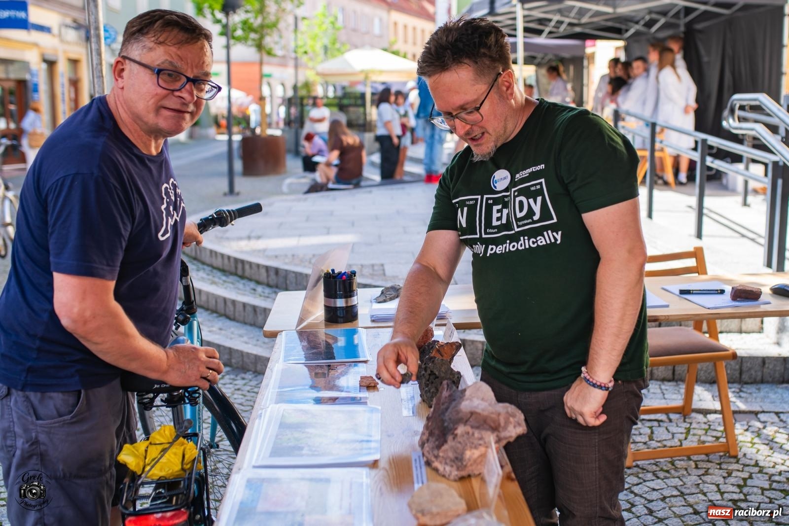 Zdjęcie w galerii na portalu naszraciborz.pl: Racibórz zamienił się w wielkie laboratorium. V Festiwal Odkrywców przyciągnął całe rodziny [FOTO i WIDEO] wiadomości z regionu