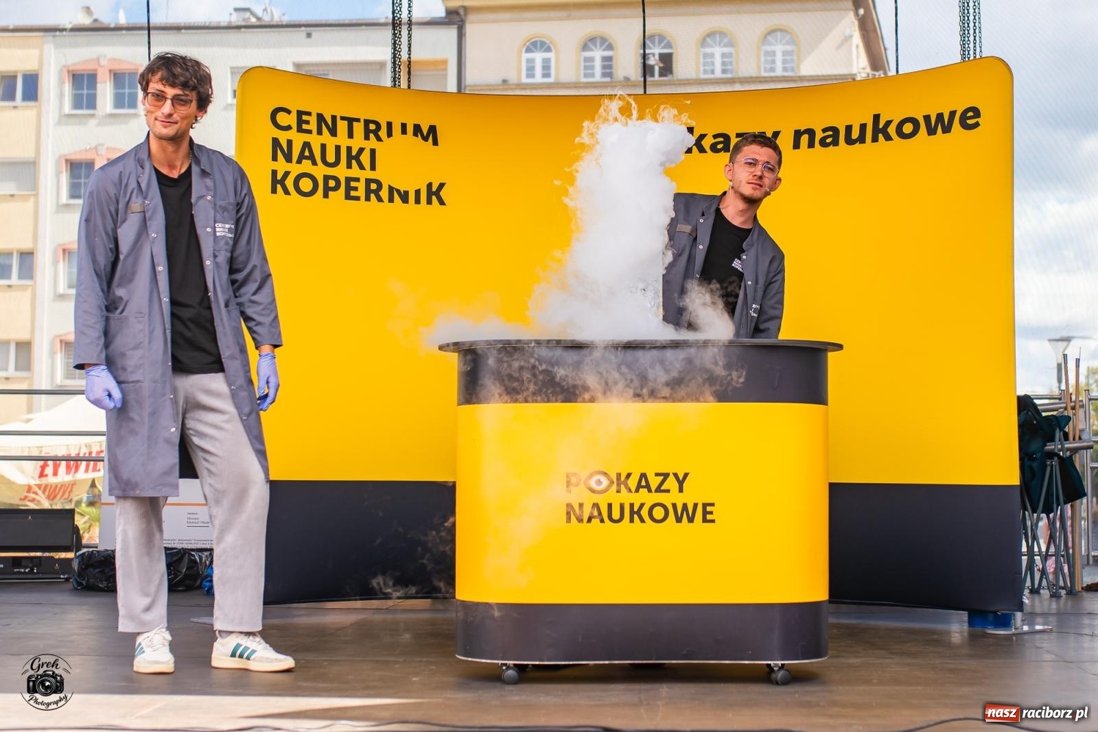 Zdjęcie w galerii na portalu naszraciborz.pl: Racibórz zamienił się w wielkie laboratorium. V Festiwal Odkrywców przyciągnął całe rodziny [FOTO i WIDEO] wiadomości z regionu