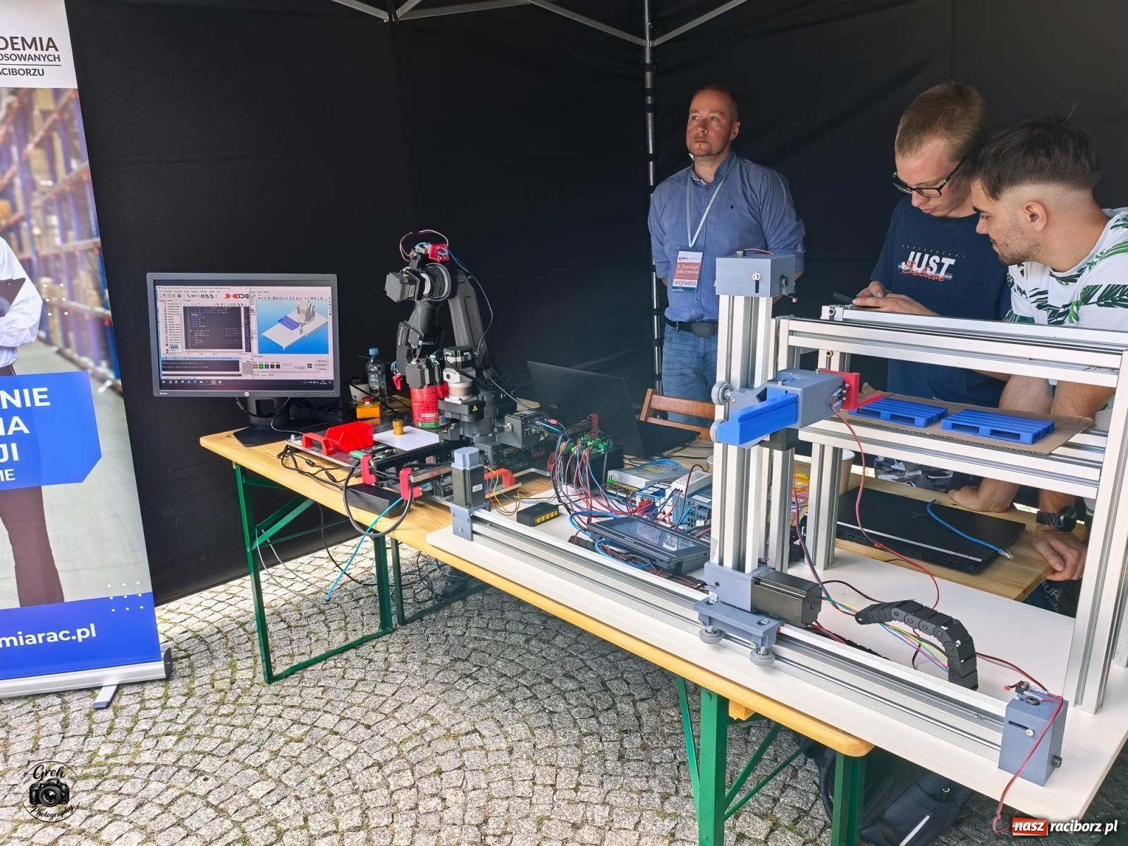 Zdjęcie w galerii na portalu naszraciborz.pl: Racibórz zamienił się w wielkie laboratorium. V Festiwal Odkrywców przyciągnął całe rodziny [FOTO i WIDEO] wiadomości z regionu